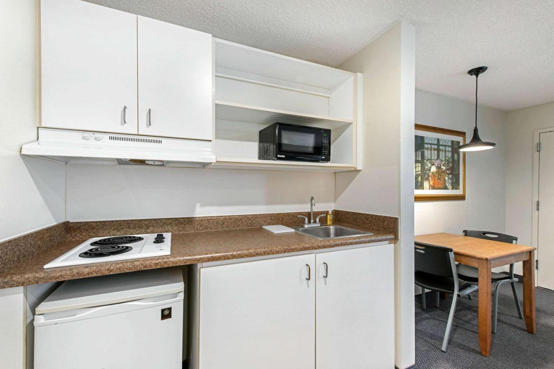 Birch Hill Suites - Lakeland photo 5
