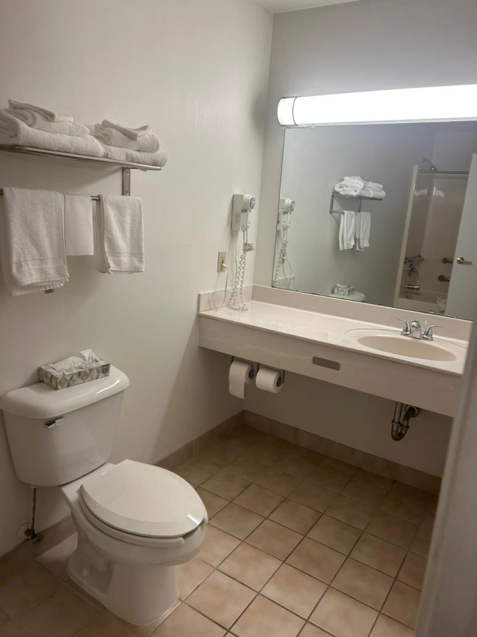 GrandStay Hotel & Suites Hastings photo 20