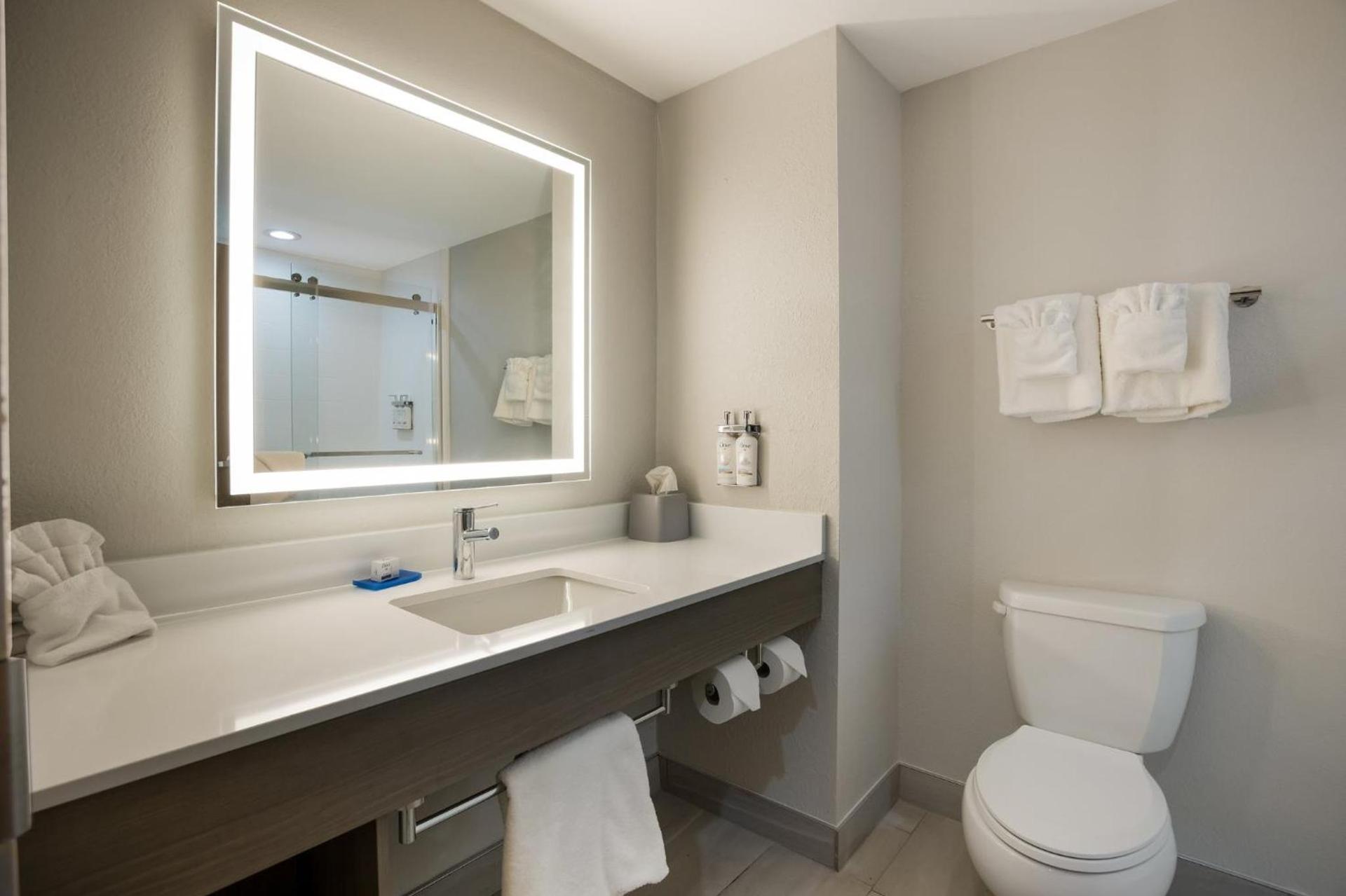 Holiday Inn Express Hotel & Suites Perry by IHG photo 24