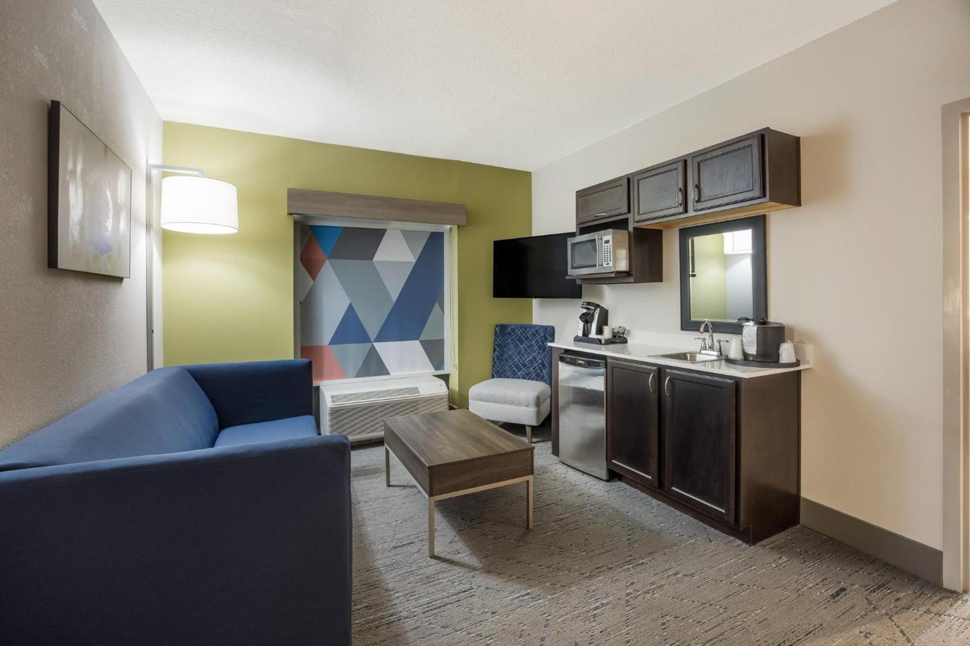 Holiday Inn Express Hotel & Suites Perry by IHG photo 25