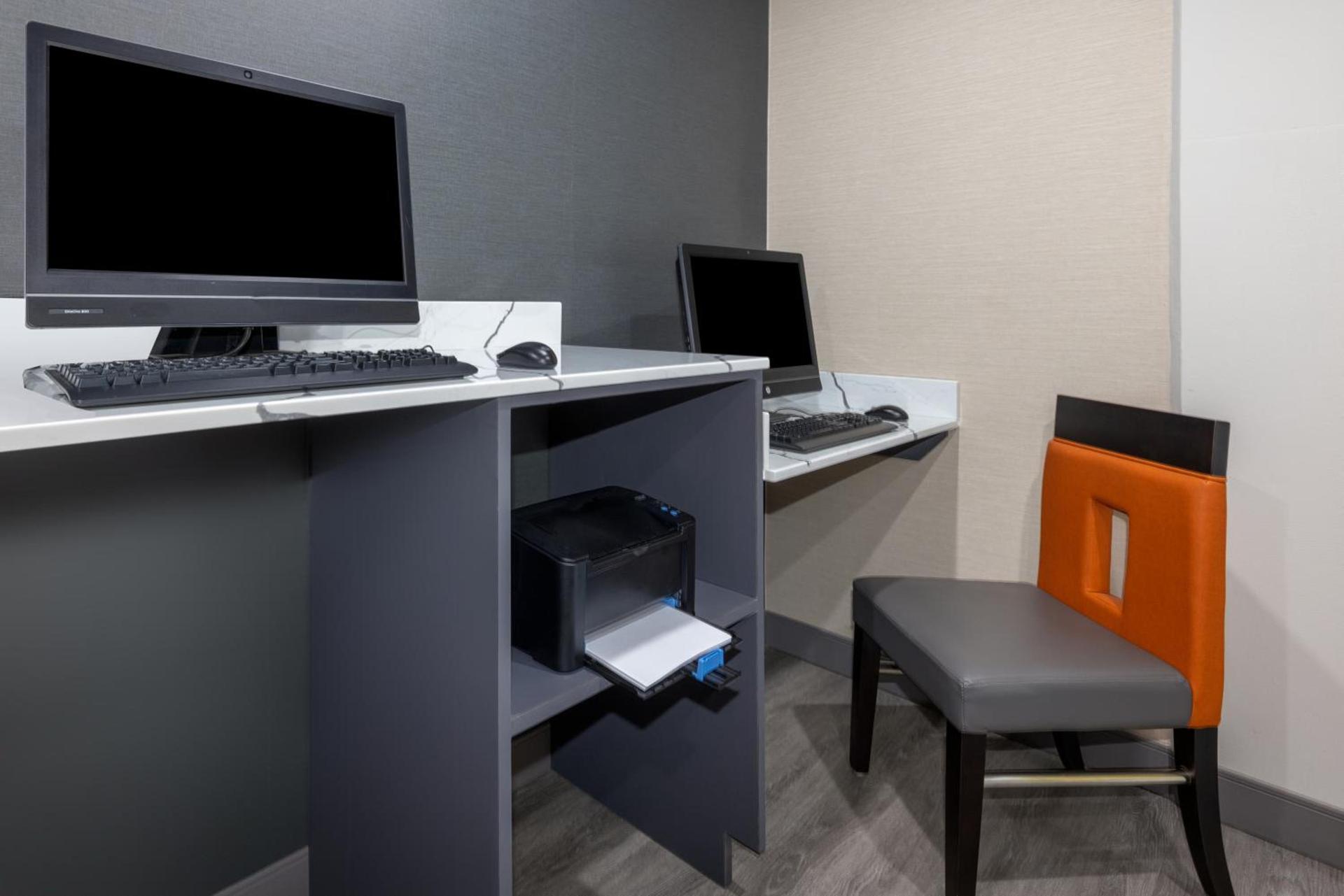 La Quinta Inn by Wyndham Lynnwood photo 74