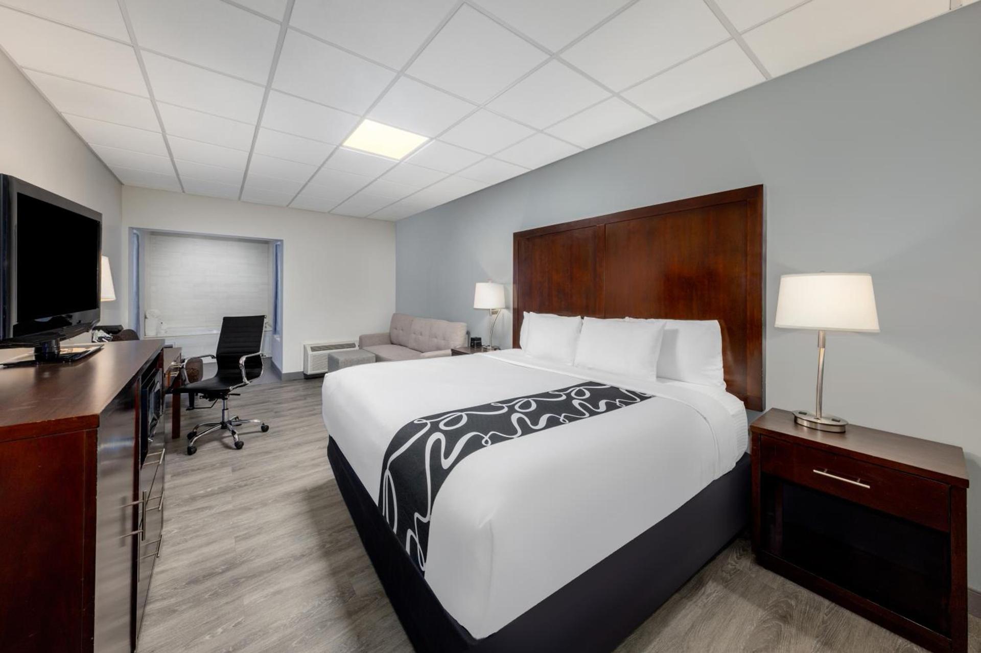 La Quinta Inn by Wyndham Lynnwood photo 87
