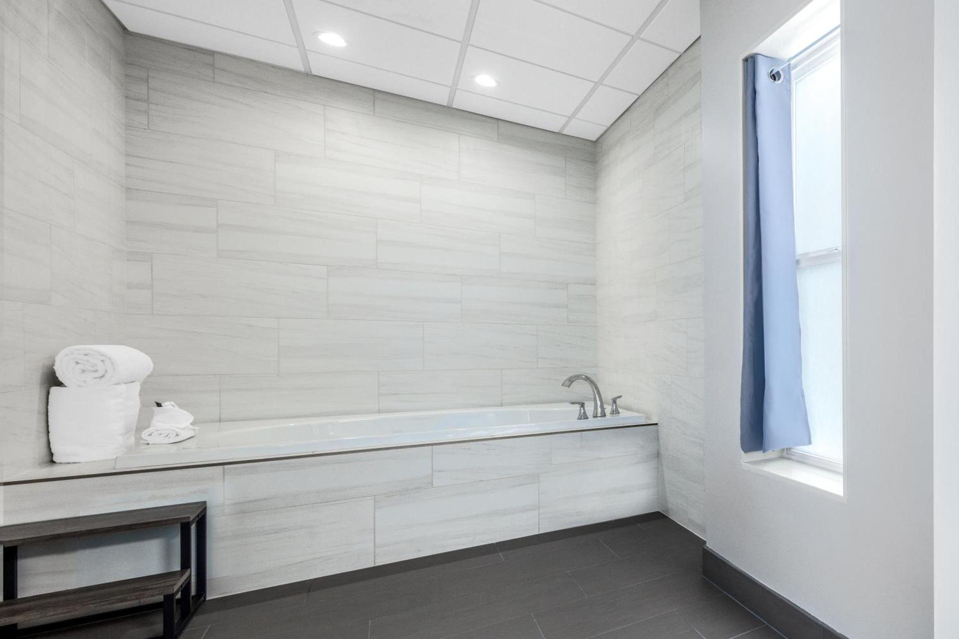 La Quinta Inn by Wyndham Lynnwood photo 83