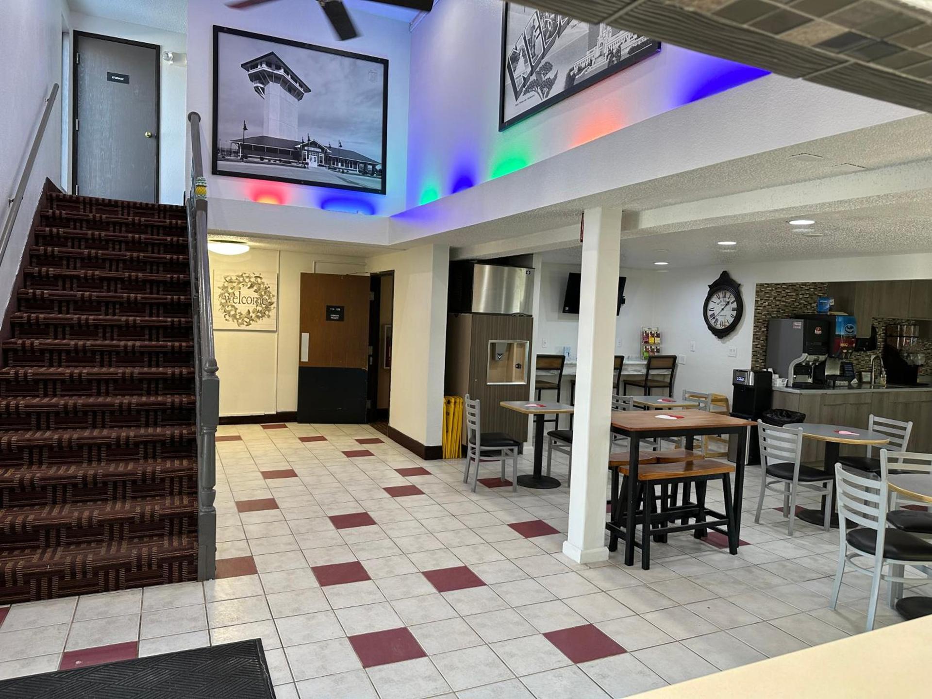 Super 8 by Wyndham North Platte photo 38
