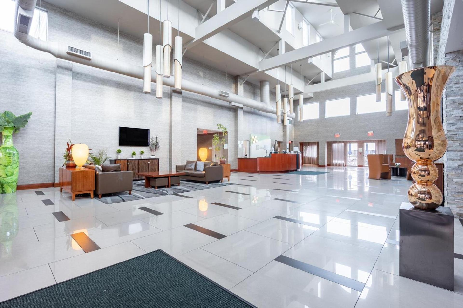 Holiday Inn Plainview-Long Island by IHG photo 3