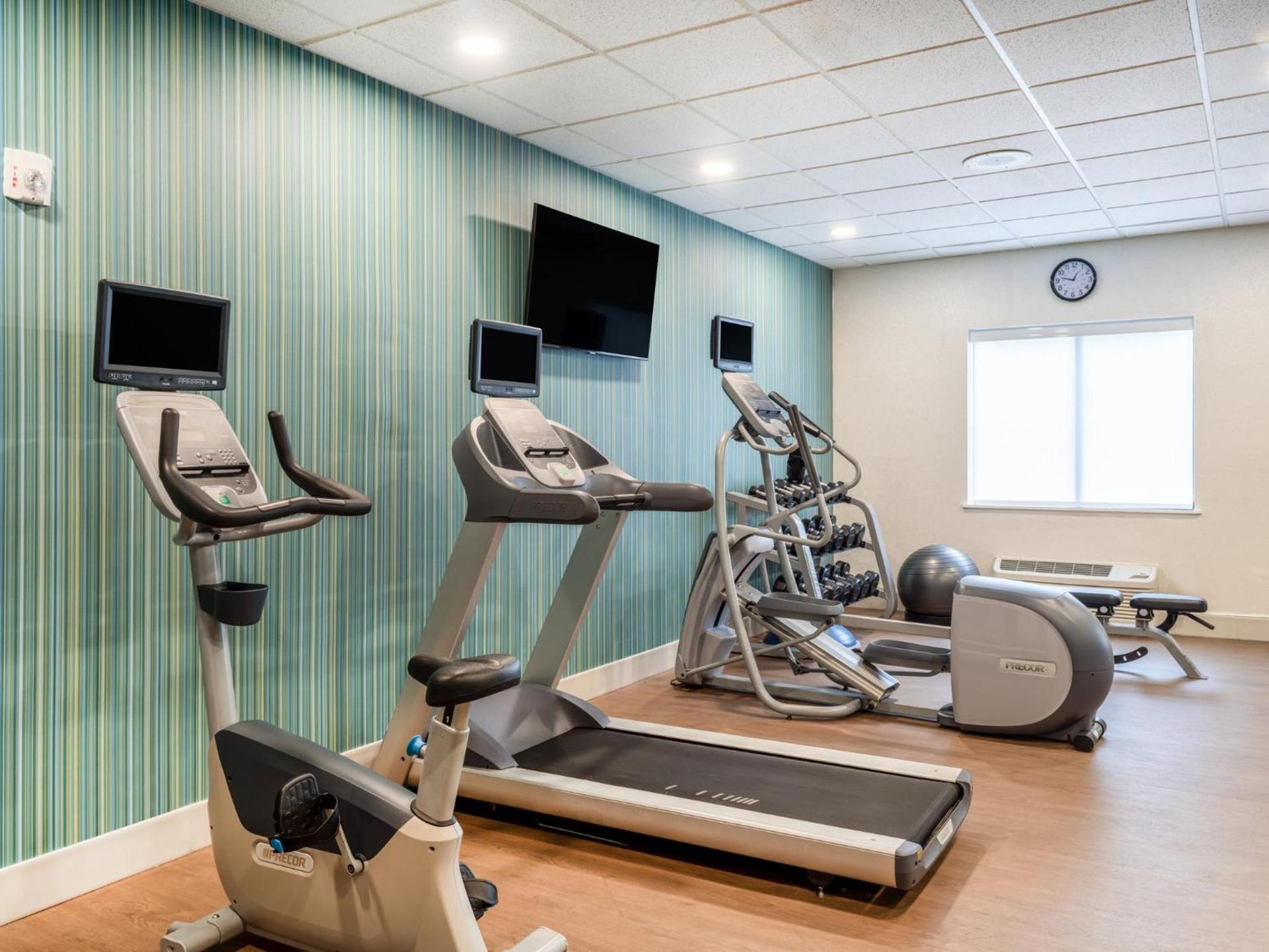 Holiday Inn Express Hotel & Suites Beaumont Northwest by IHG photo 17