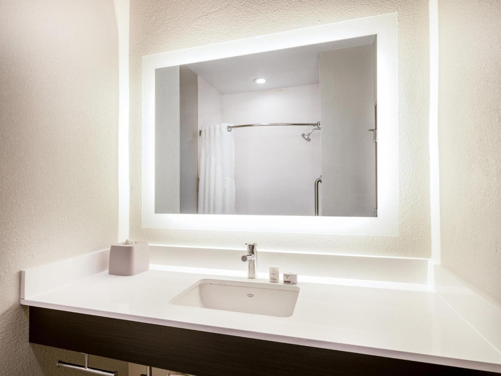 Holiday Inn Express Hotel & Suites Beaumont Northwest by IHG photo 38