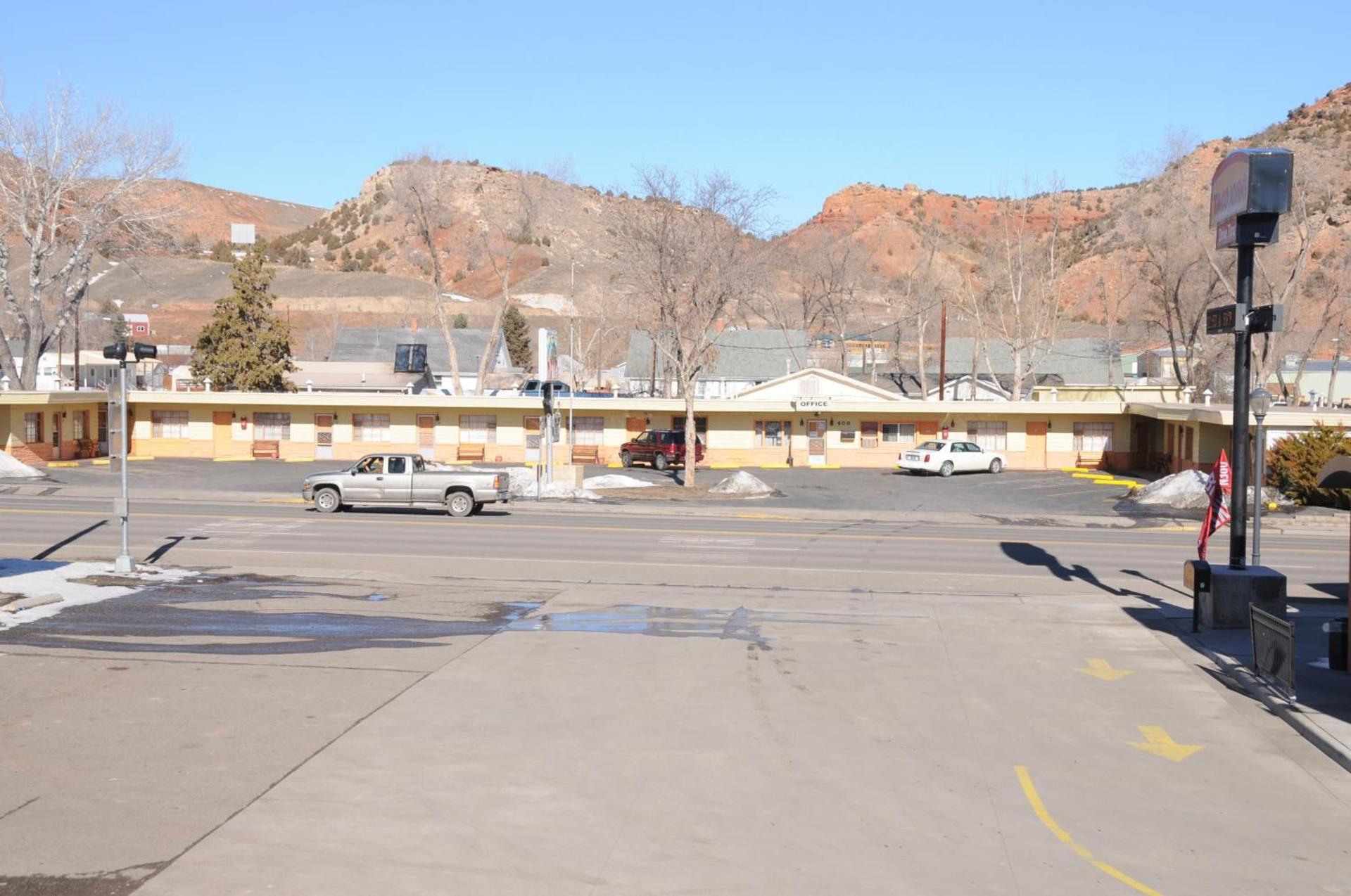 Rainbow Motel photo 33