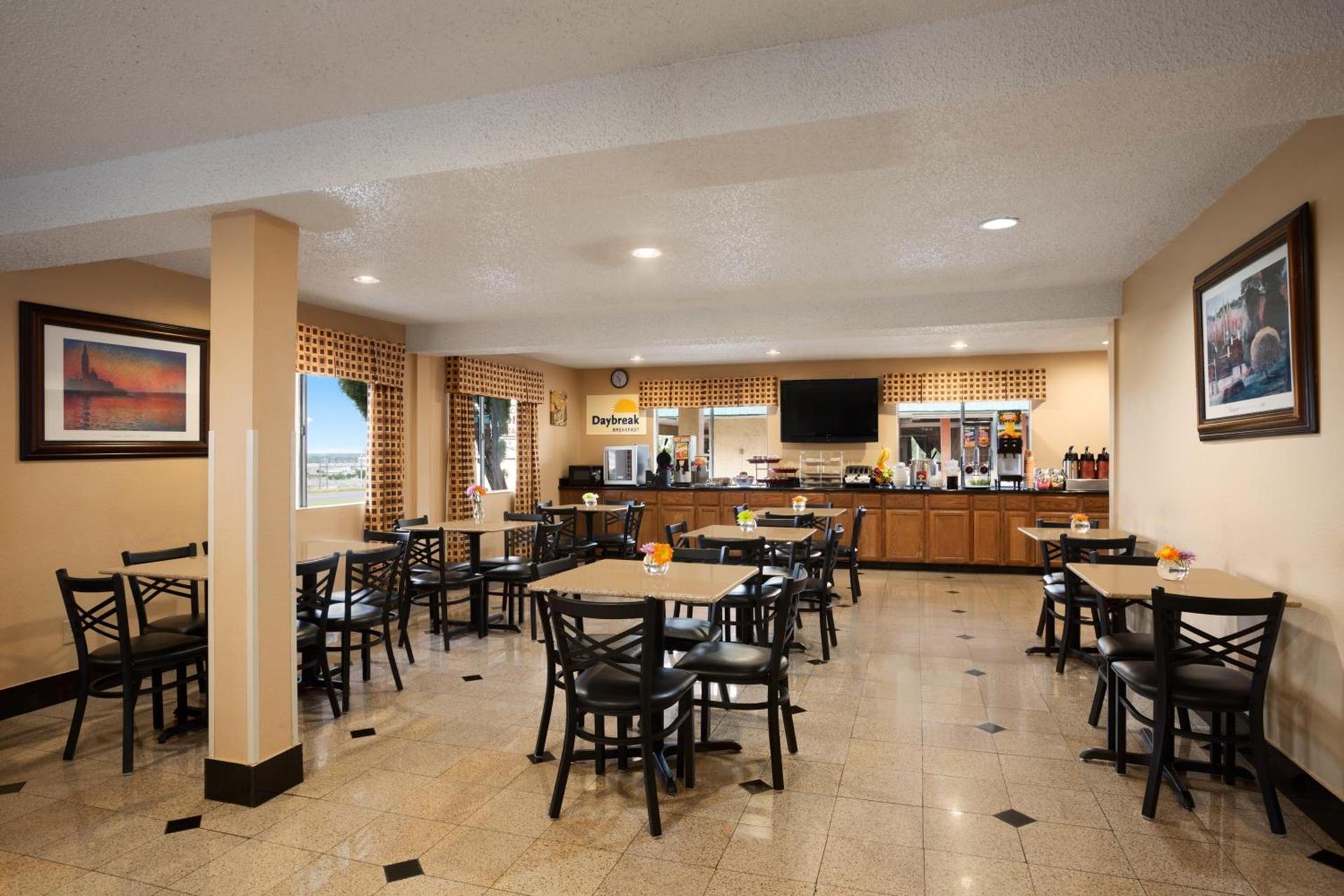 Days Inn by Wyndham Dallas Irving photo 14