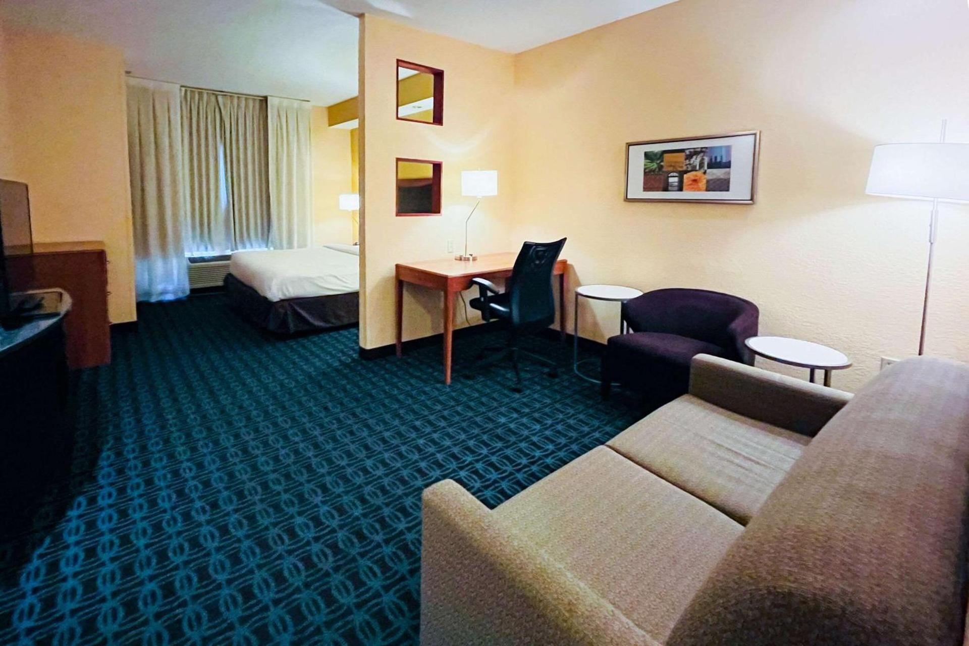 Comfort Inn & Suites Olathe - Kansas City photo 10