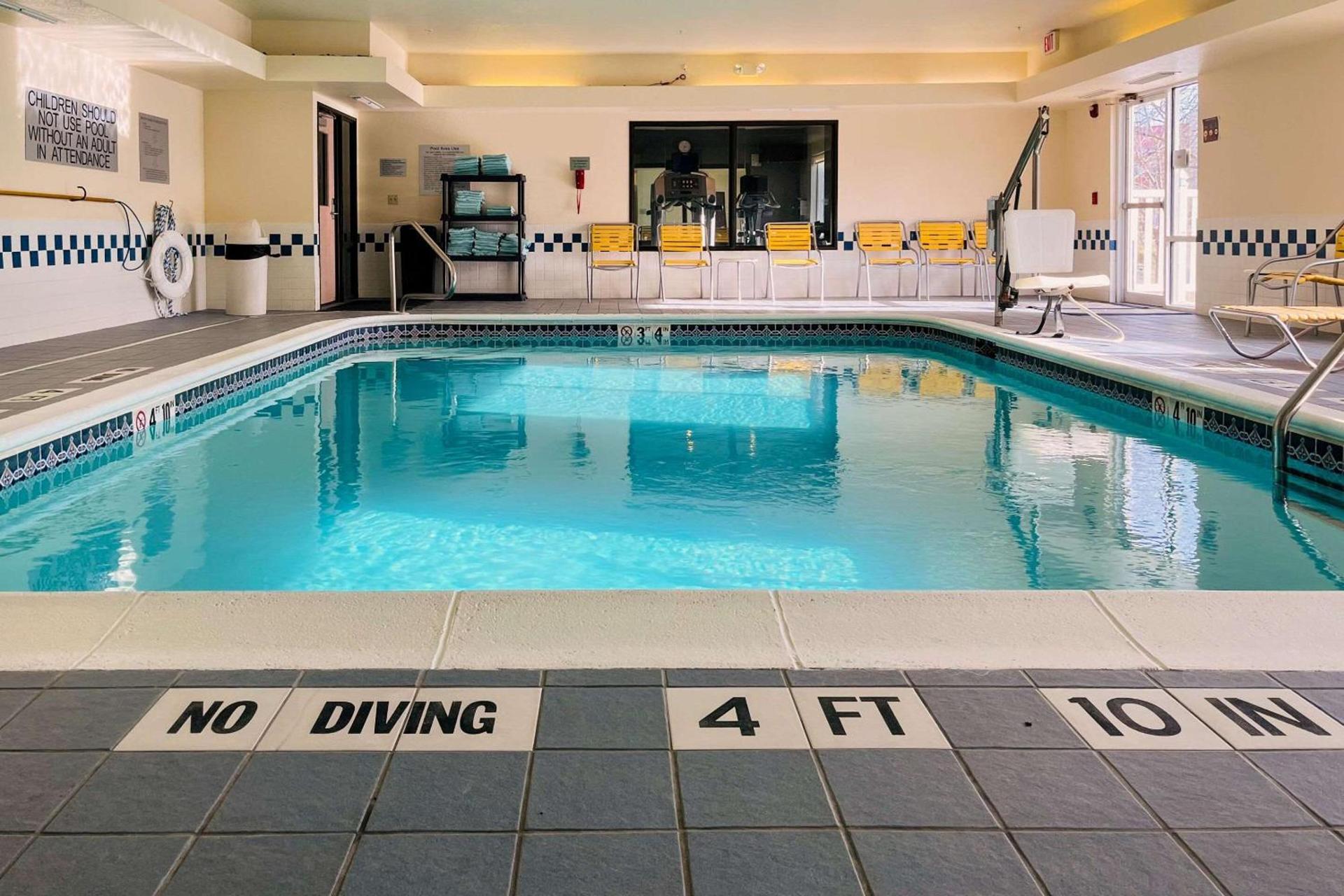 Comfort Inn & Suites Olathe - Kansas City photo 12