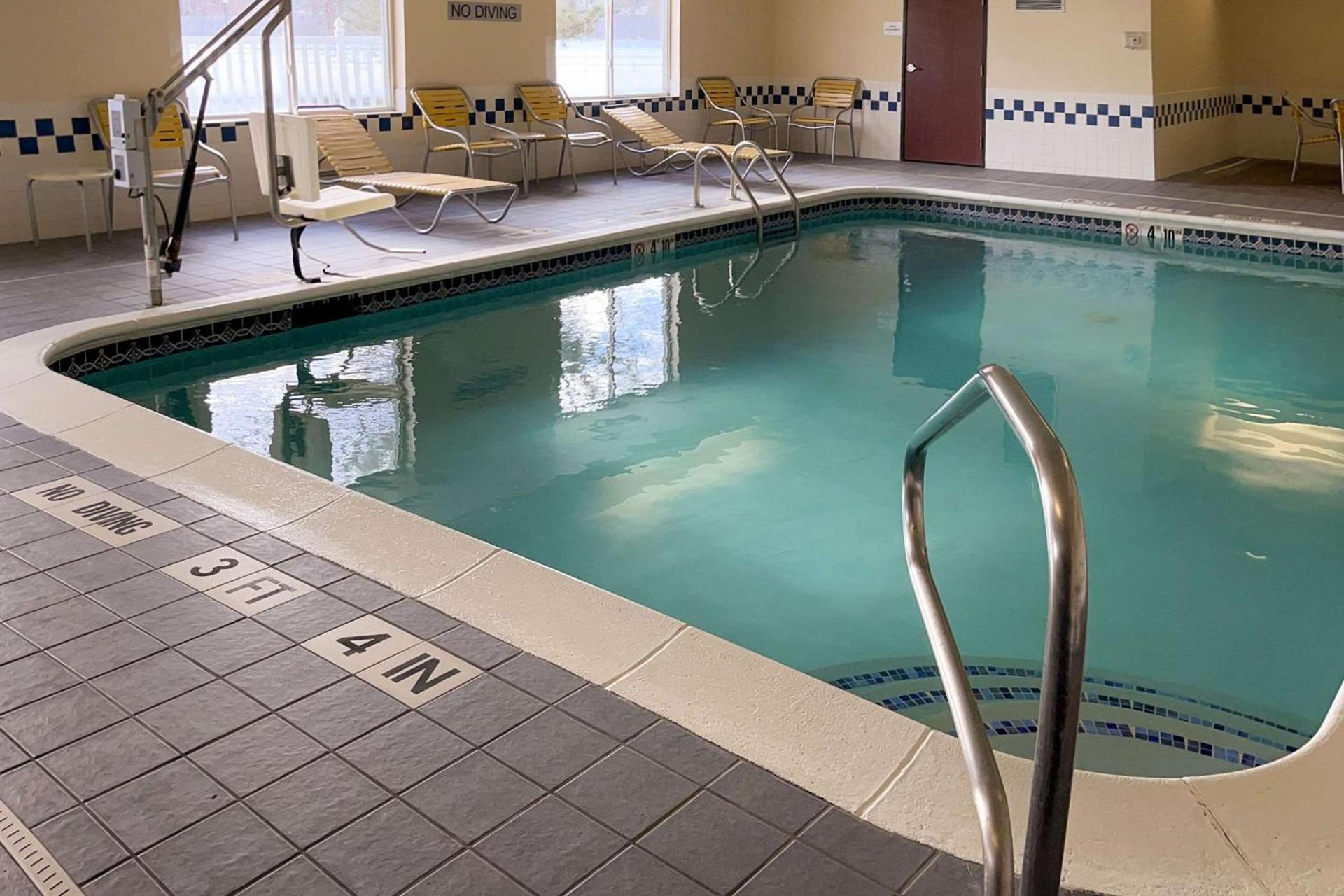 Comfort Inn & Suites Olathe - Kansas City photo 13