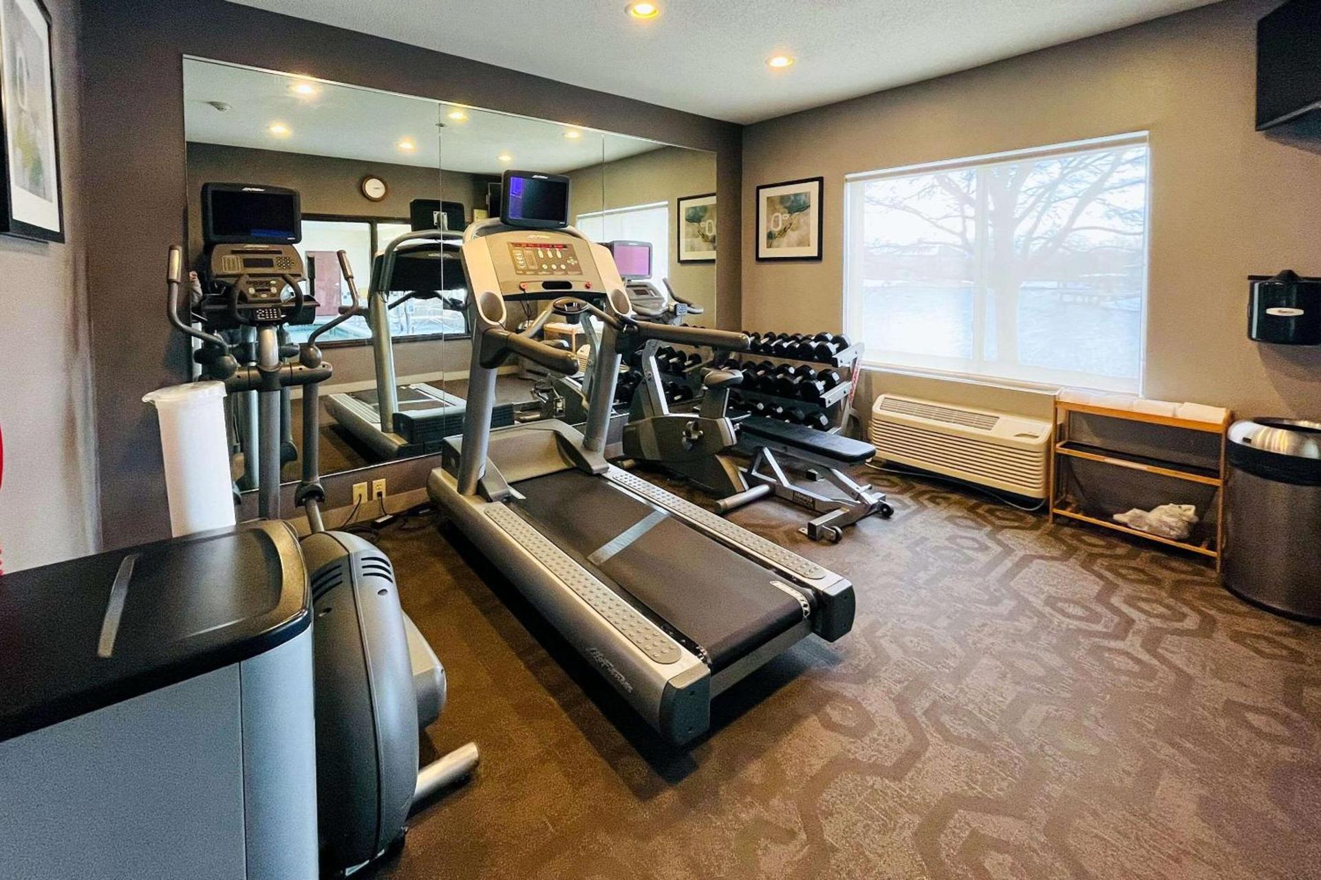 Comfort Inn & Suites Olathe - Kansas City photo 14