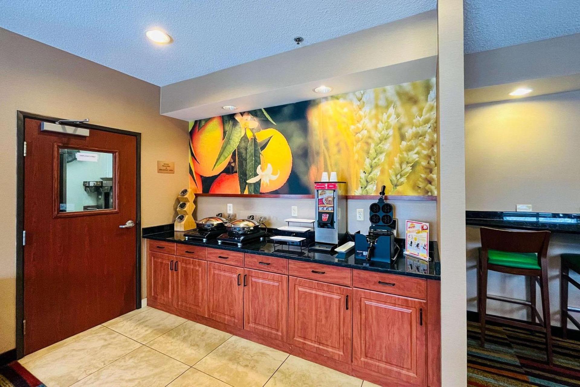 Comfort Inn & Suites Olathe - Kansas City photo 15