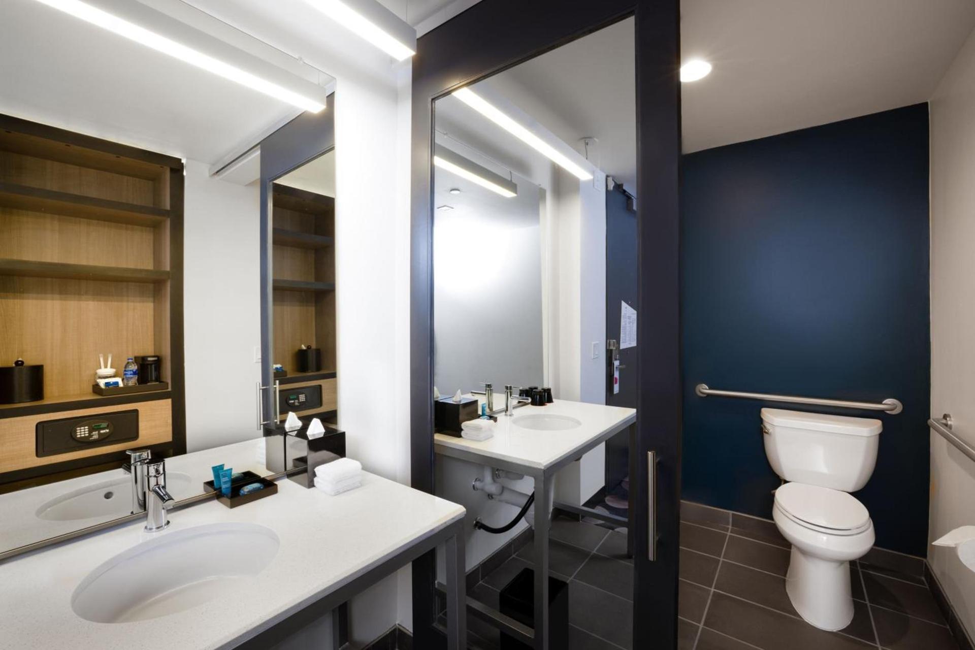 Aloft by Marriott Austin Airport photo 27