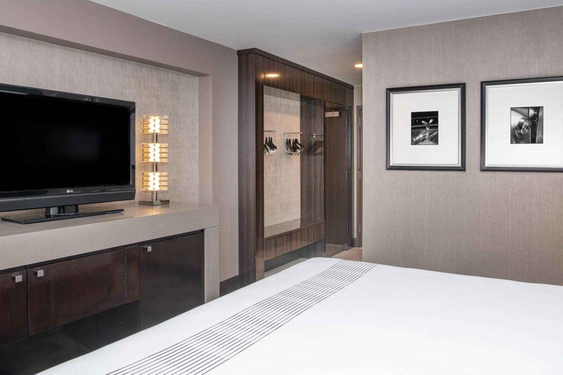 Beverly Hills Marriott photo 21