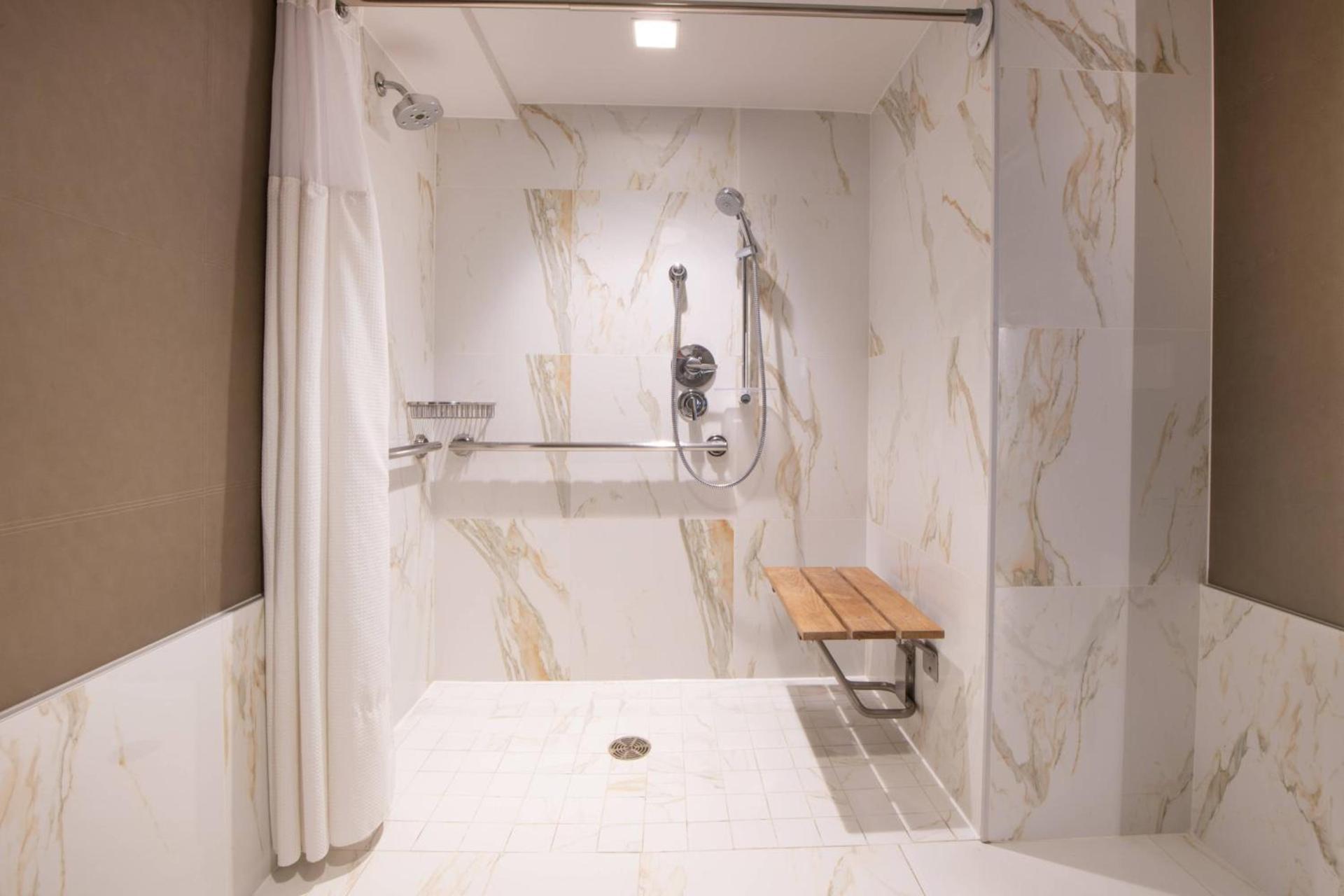 Beverly Hills Marriott photo 48
