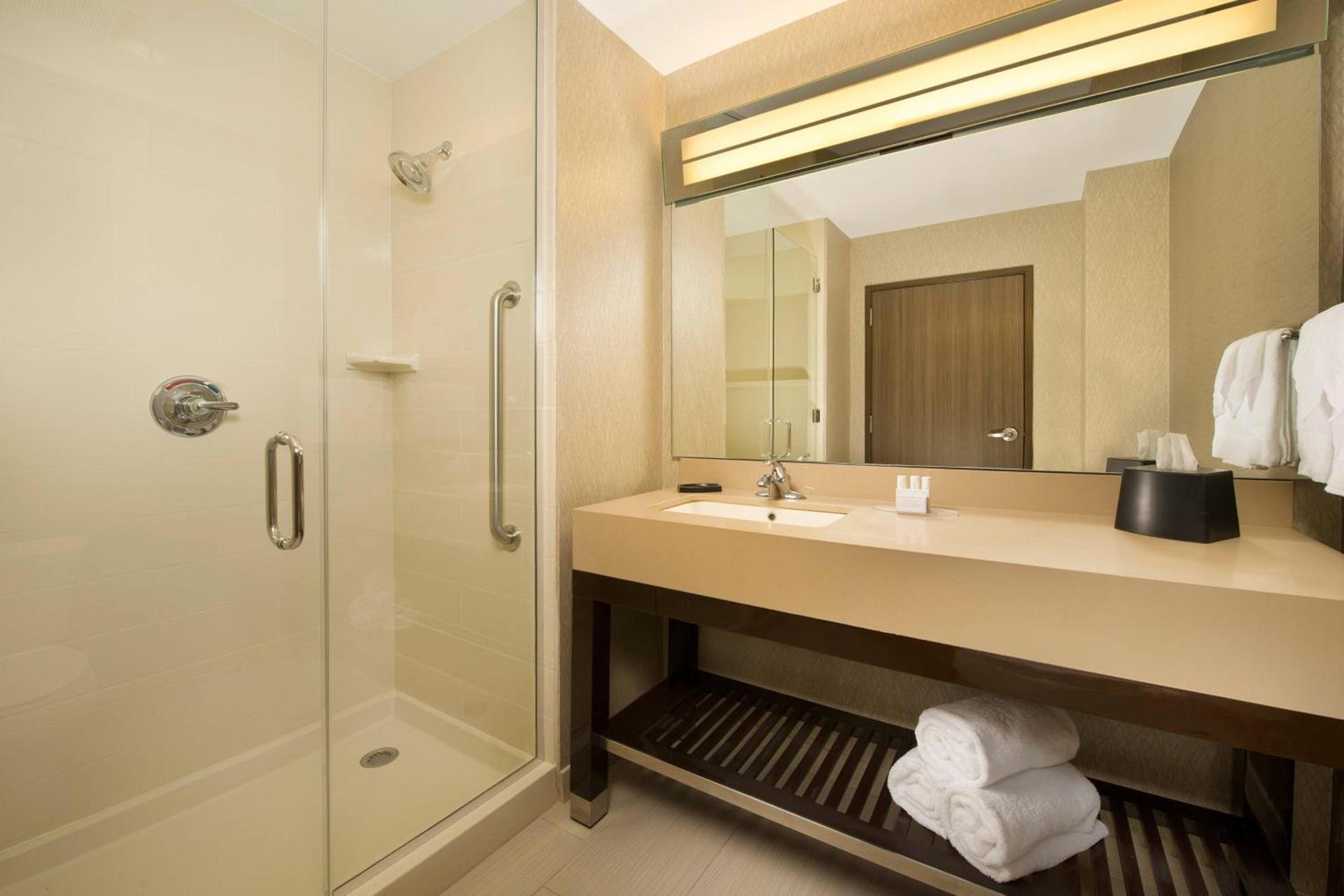 Courtyard by Marriott Dallas DFW Airport North/Grapevine photo 17