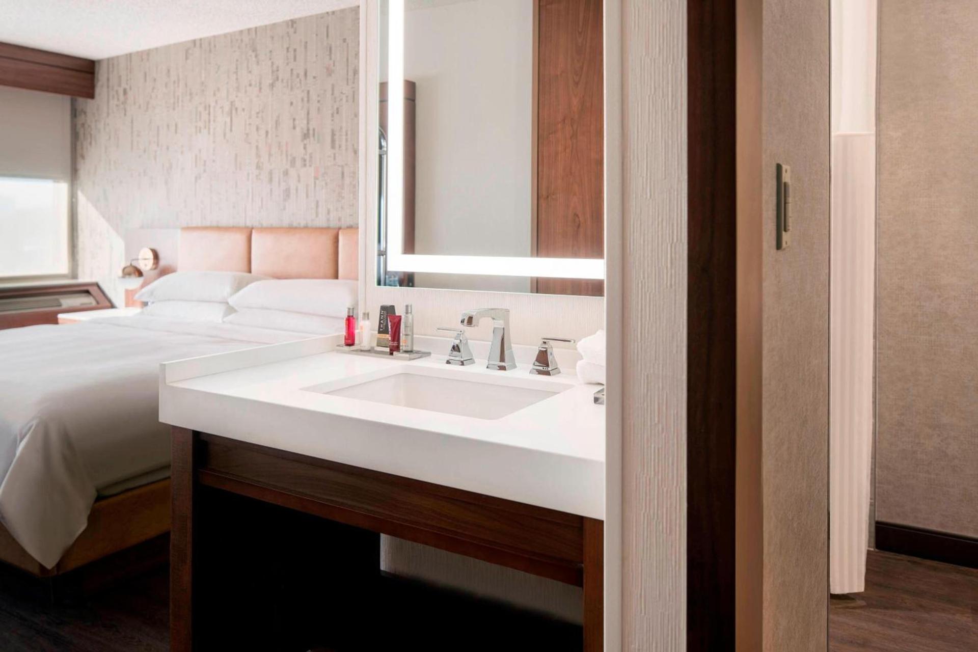 Fullerton Marriott at California State University photo 39