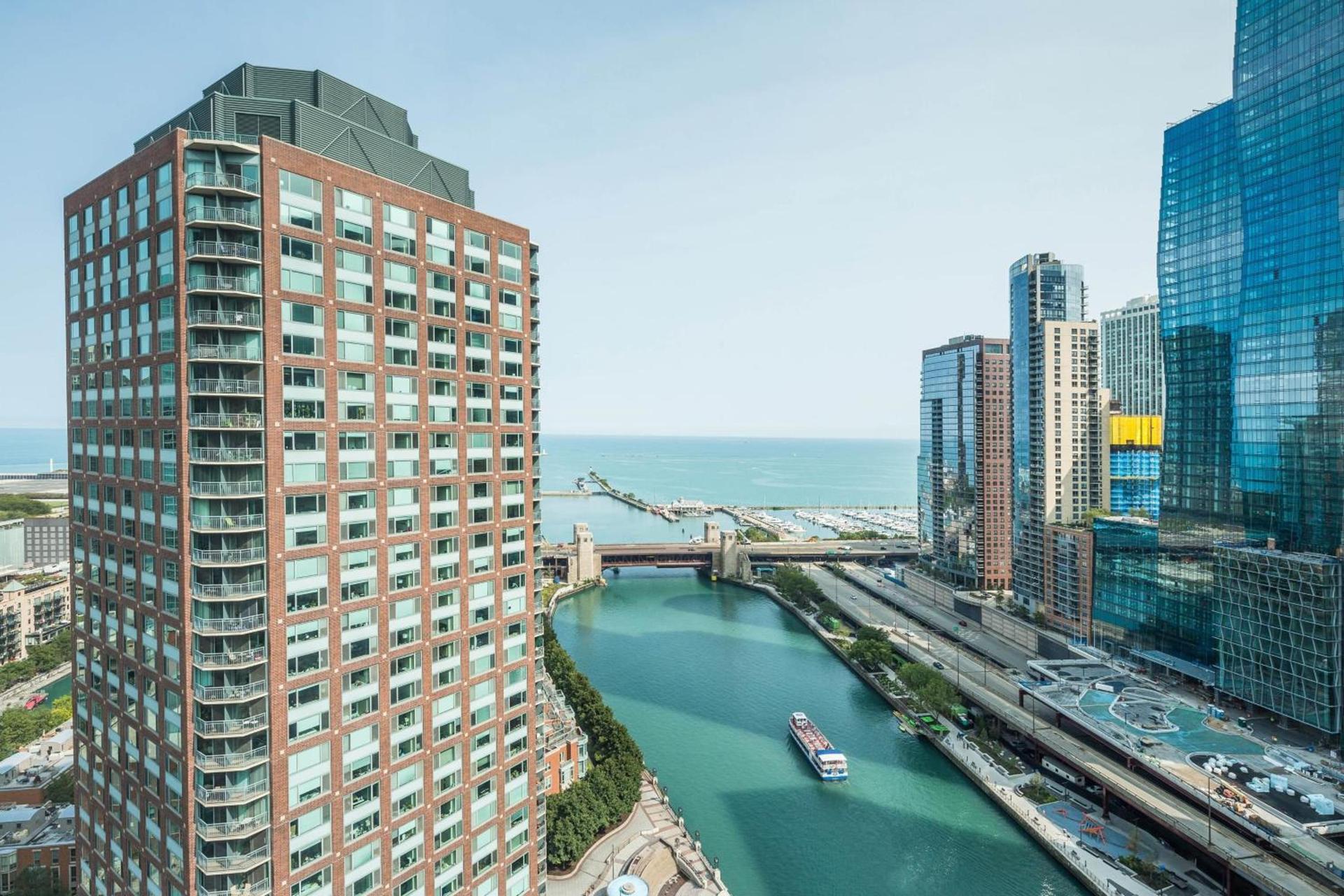 Sheraton Grand Chicago Riverwalk photo 52