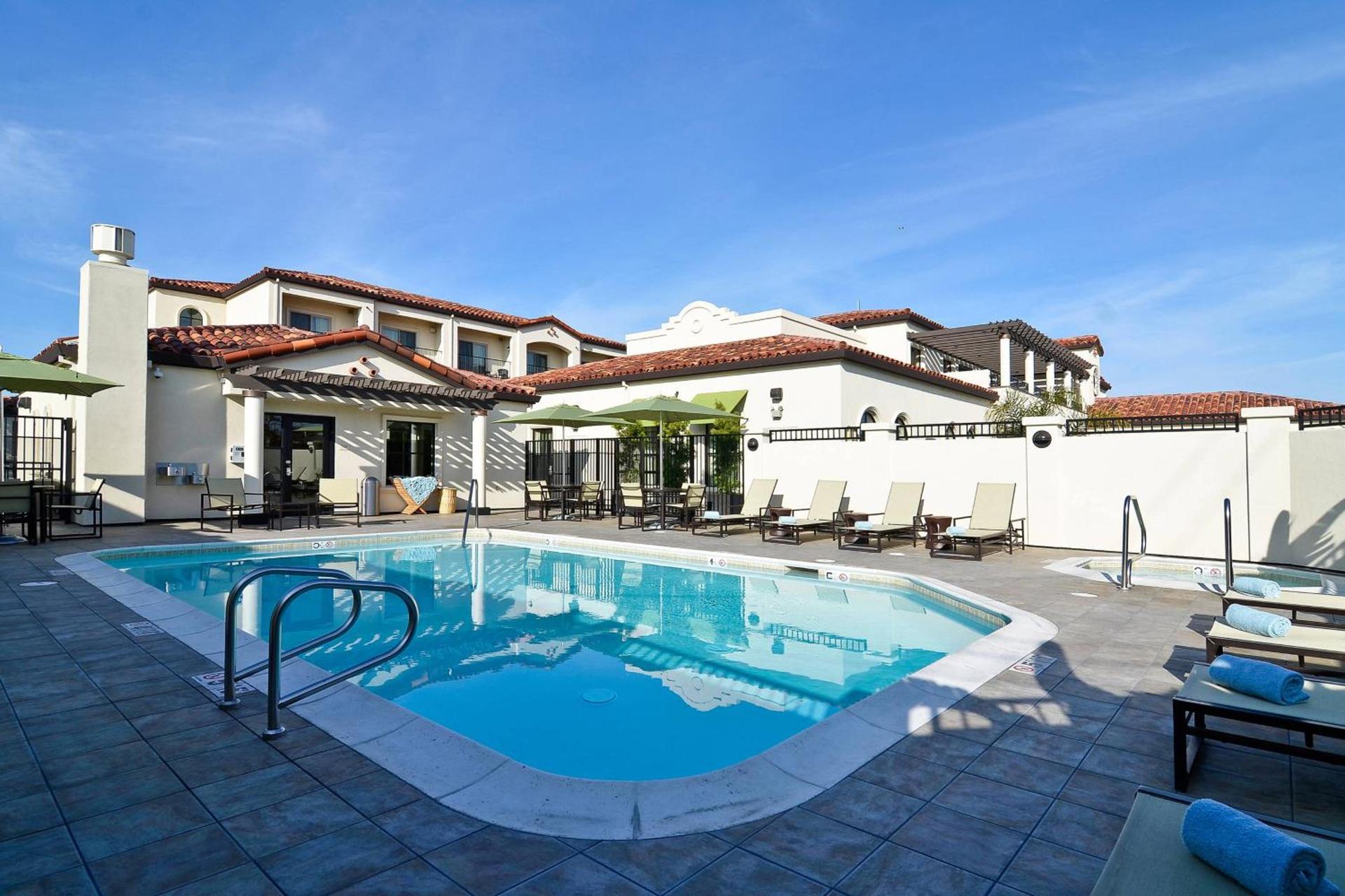 Fairfield Inn & Suites Santa Cruz - Capitola photo 2