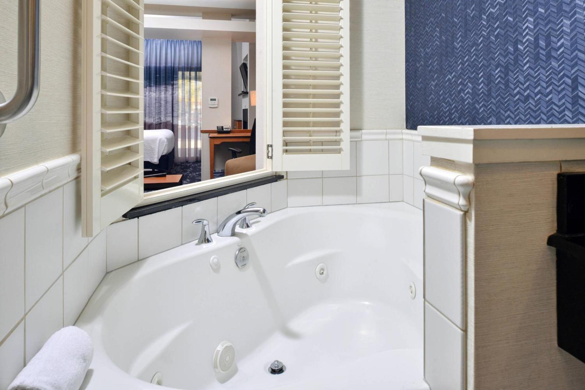 Fairfield Inn & Suites Santa Cruz - Capitola photo 25