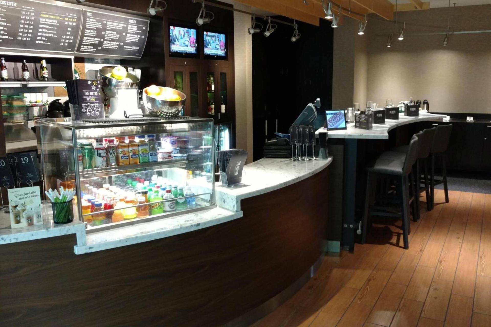 Courtyard by Marriott Portland Tigard photo 64