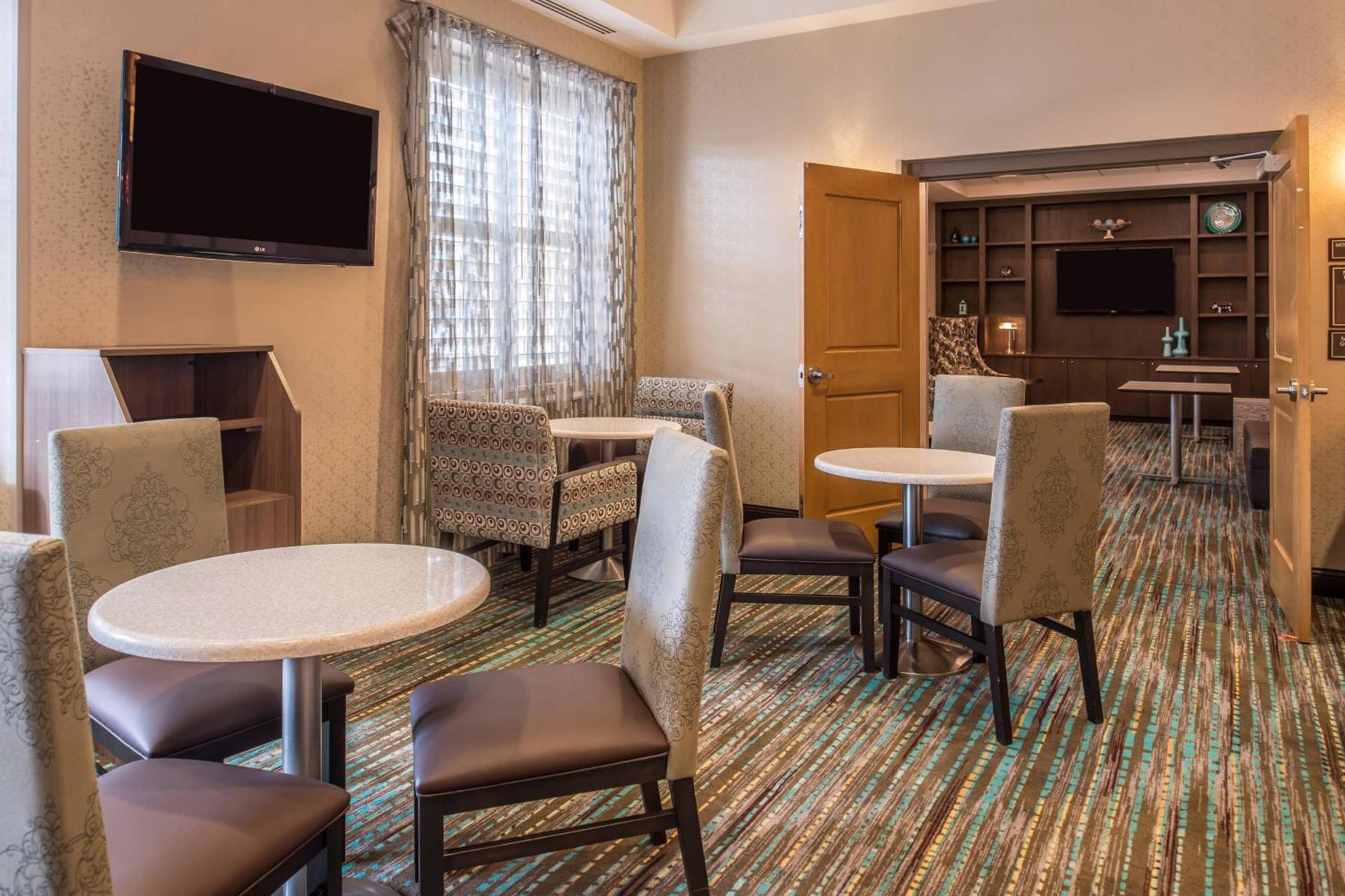 Residence Inn Pittsburgh North Shore photo 52