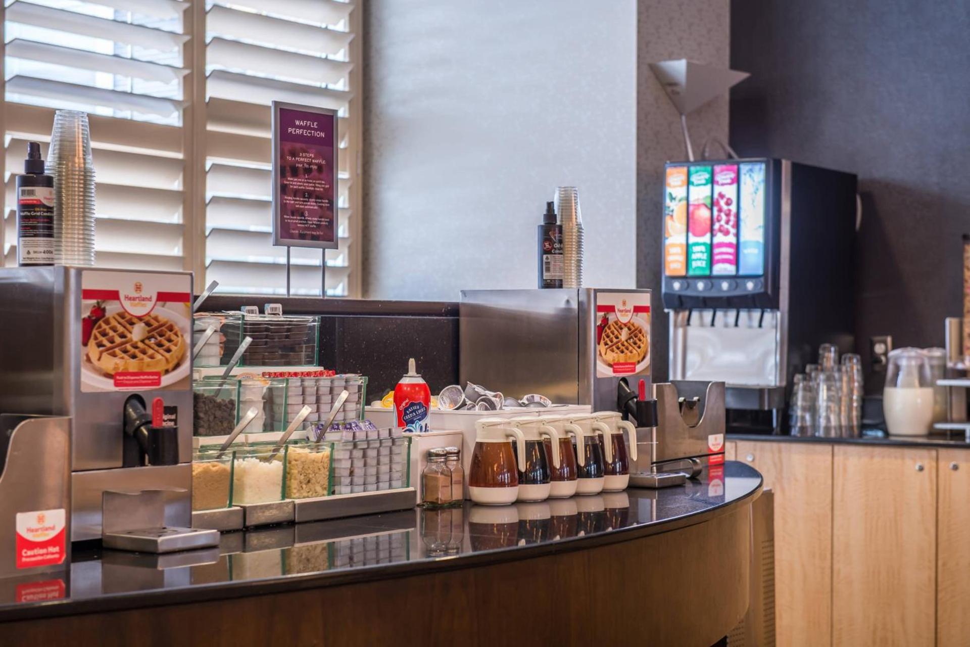 Residence Inn Pittsburgh North Shore photo 54
