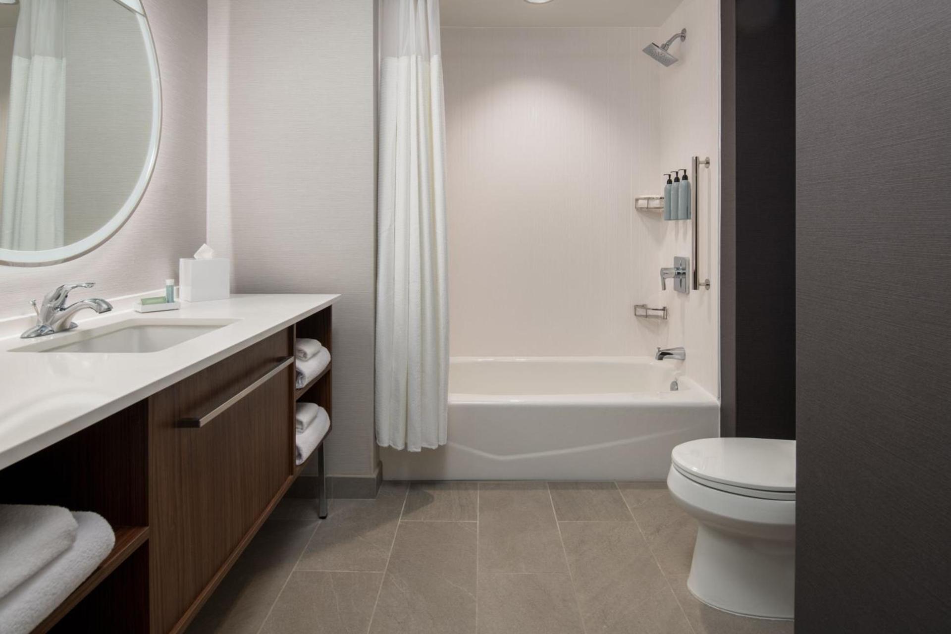 Courtyard by Marriott Santa Cruz photo 17