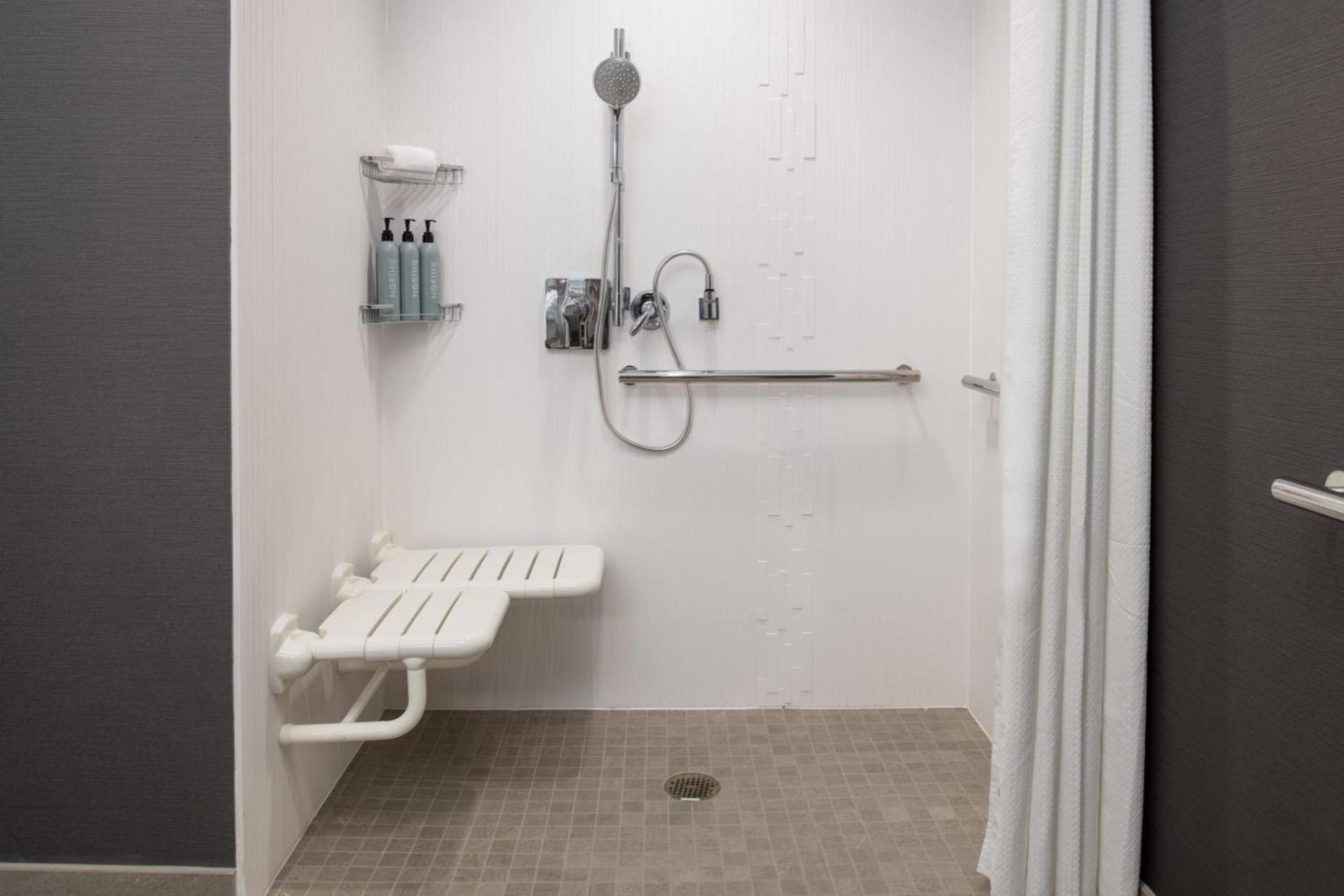 Courtyard by Marriott Santa Cruz photo 18
