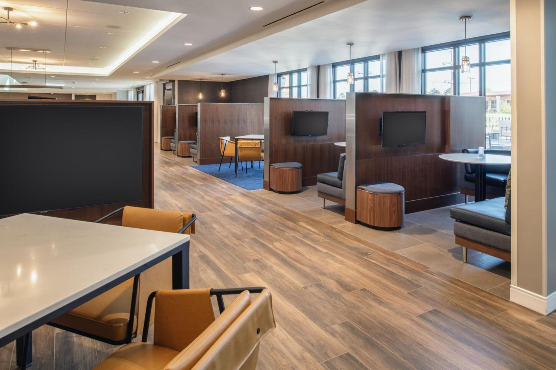 Courtyard by Marriott Santa Cruz photo 26