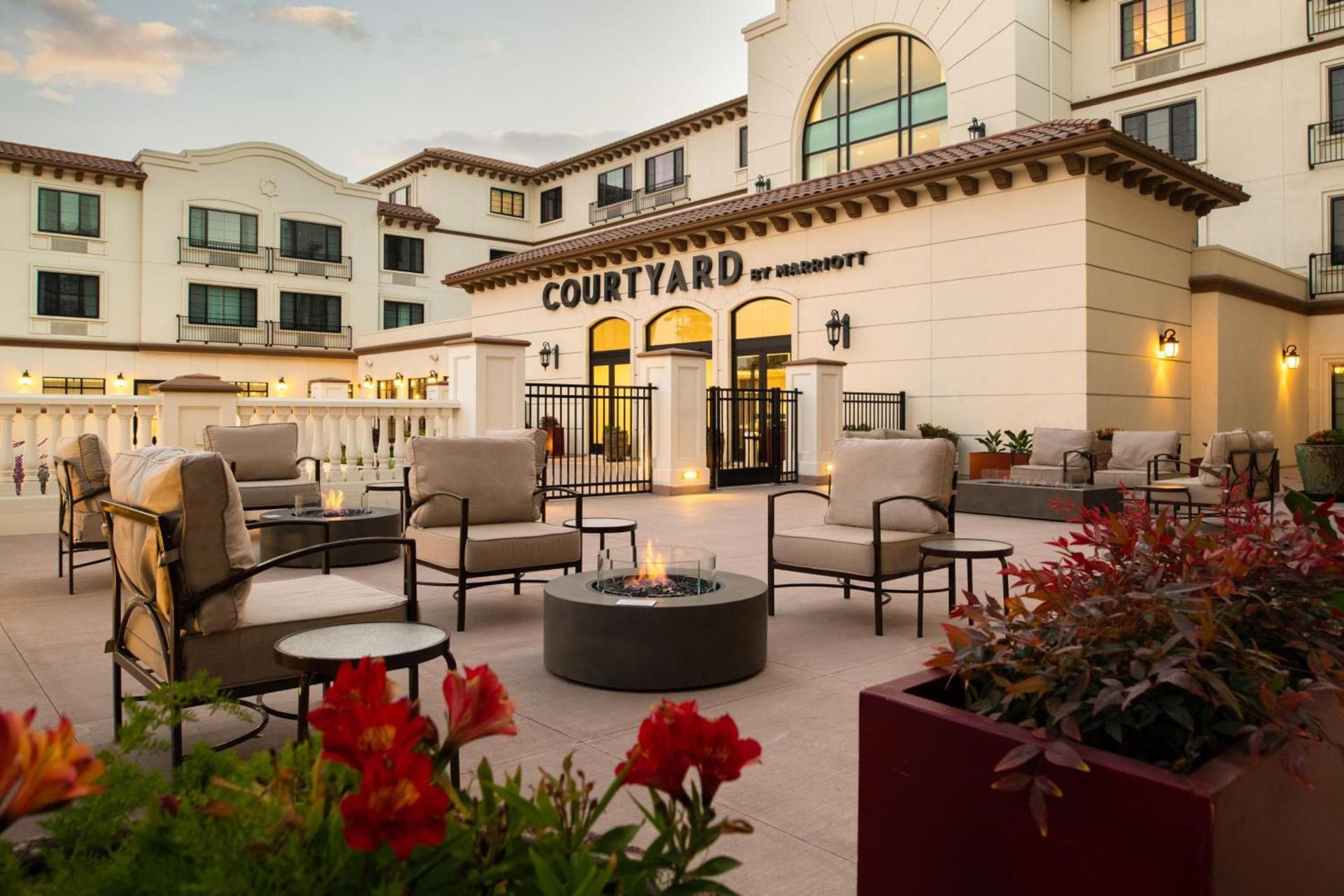 Courtyard by Marriott Santa Cruz photo 27