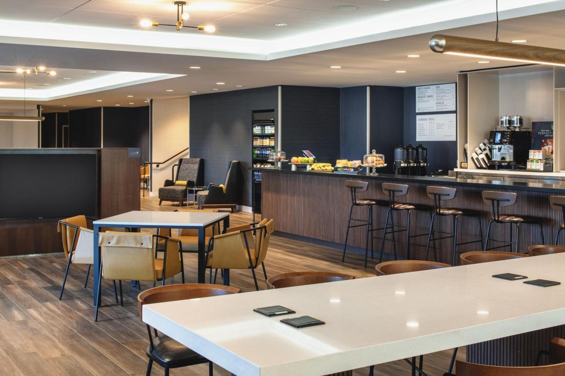 Courtyard by Marriott Santa Cruz photo 28