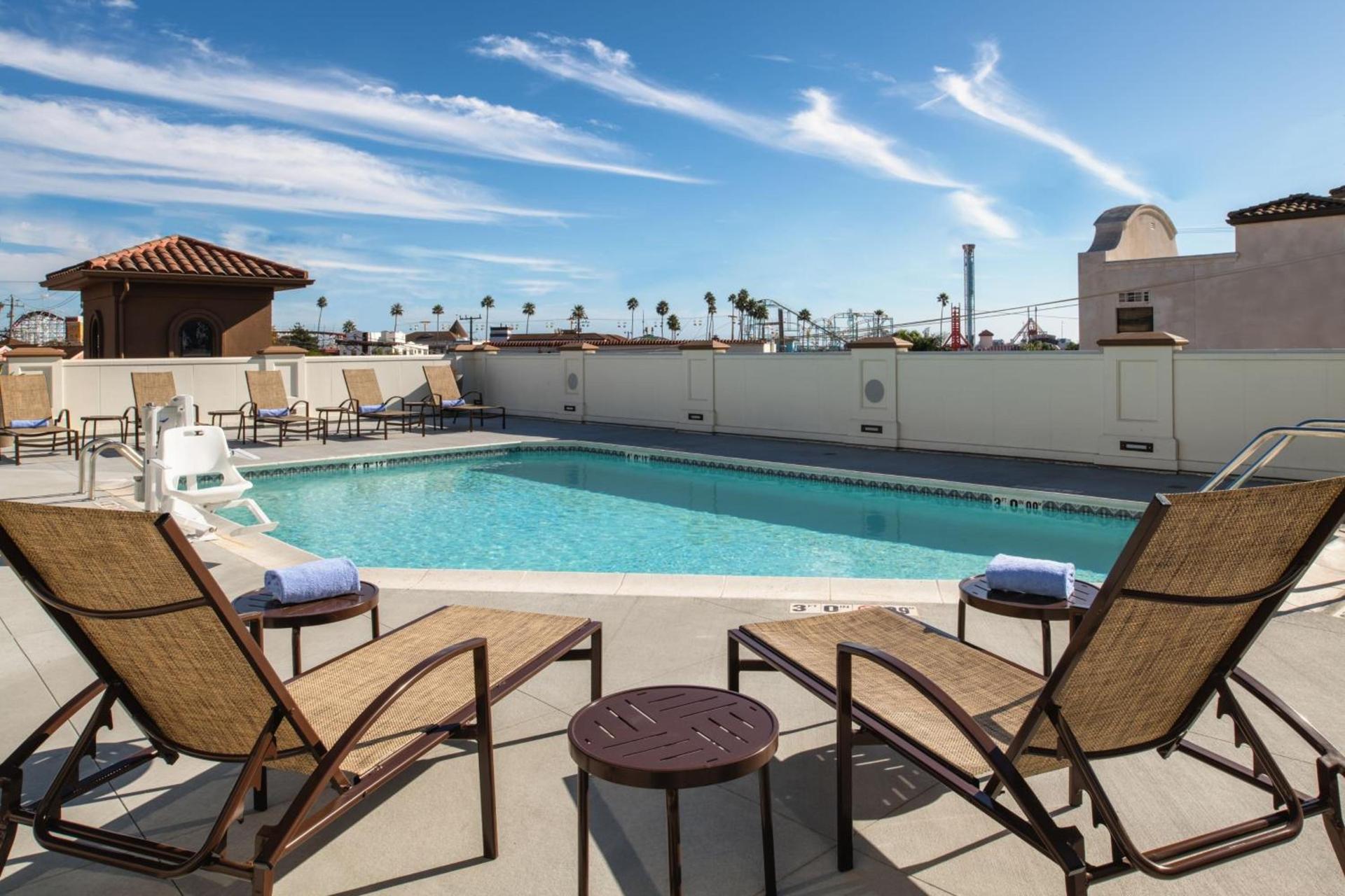 Courtyard by Marriott Santa Cruz photo 35