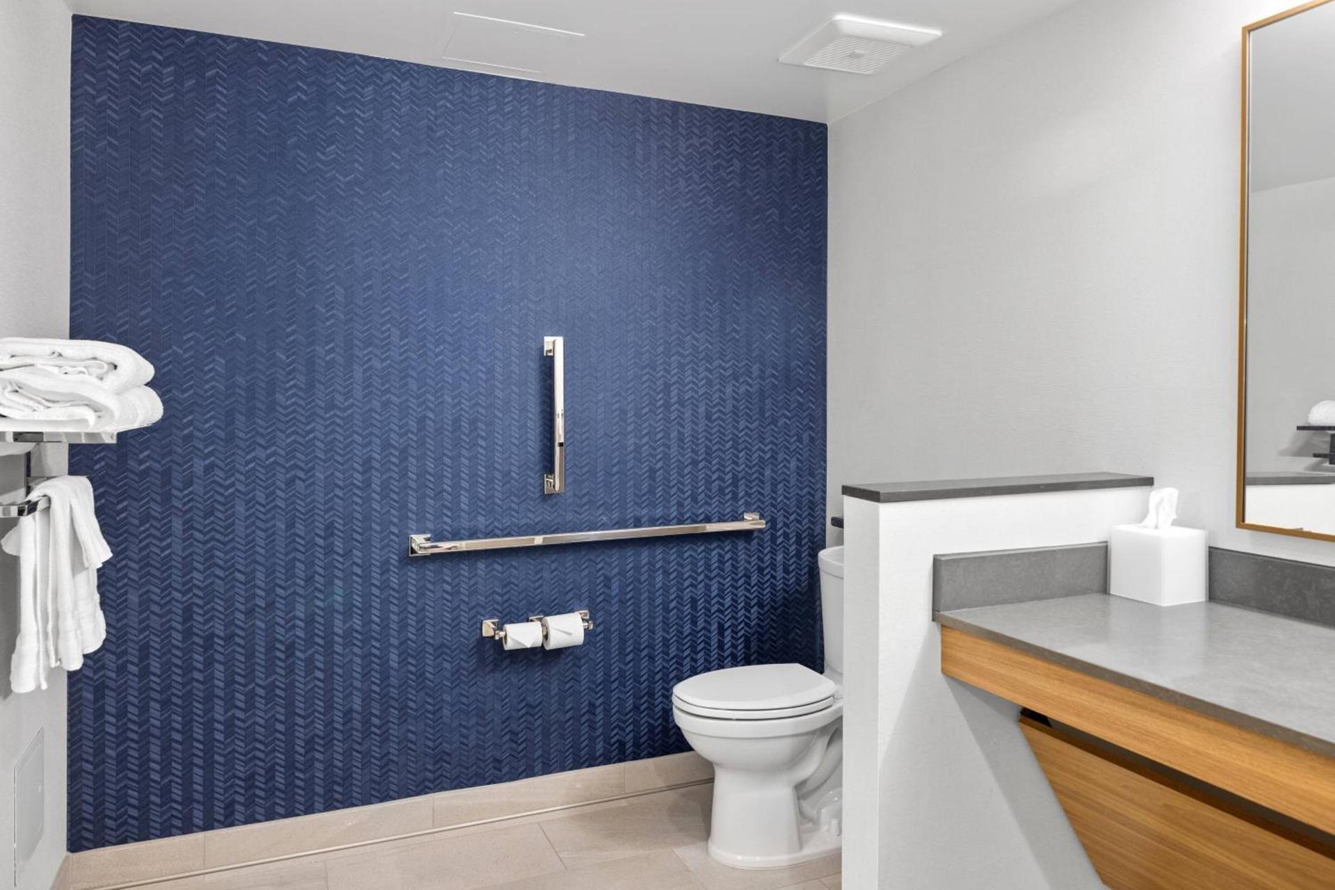 Fairfield Inn & Suites by Marriott San Diego Pacific Beach photo 17