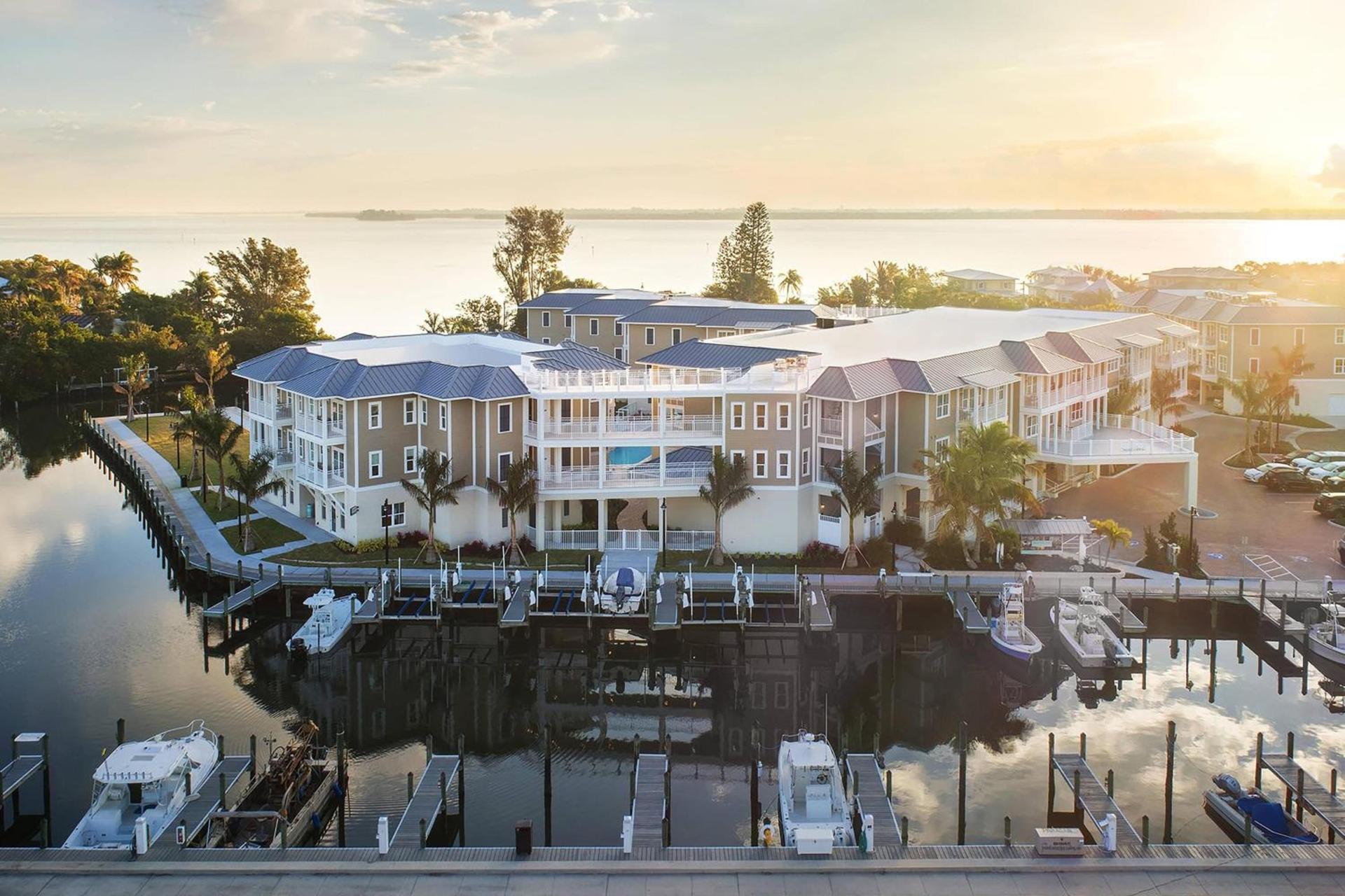 Waterline Villas & Marina, Autograph Collection — hotel in Holmes Beach