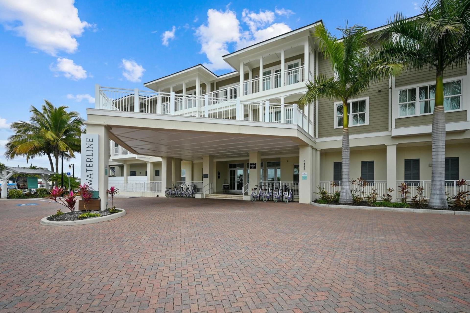 Waterline Villas & Marina, Autograph Collection photo 3