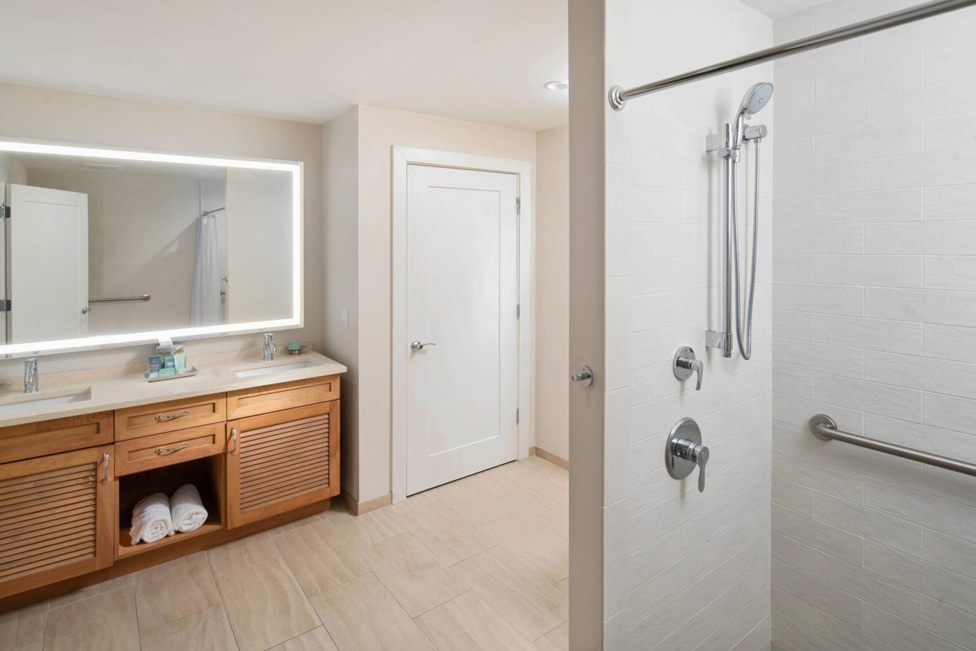 Waterline Villas & Marina, Autograph Collection photo 36