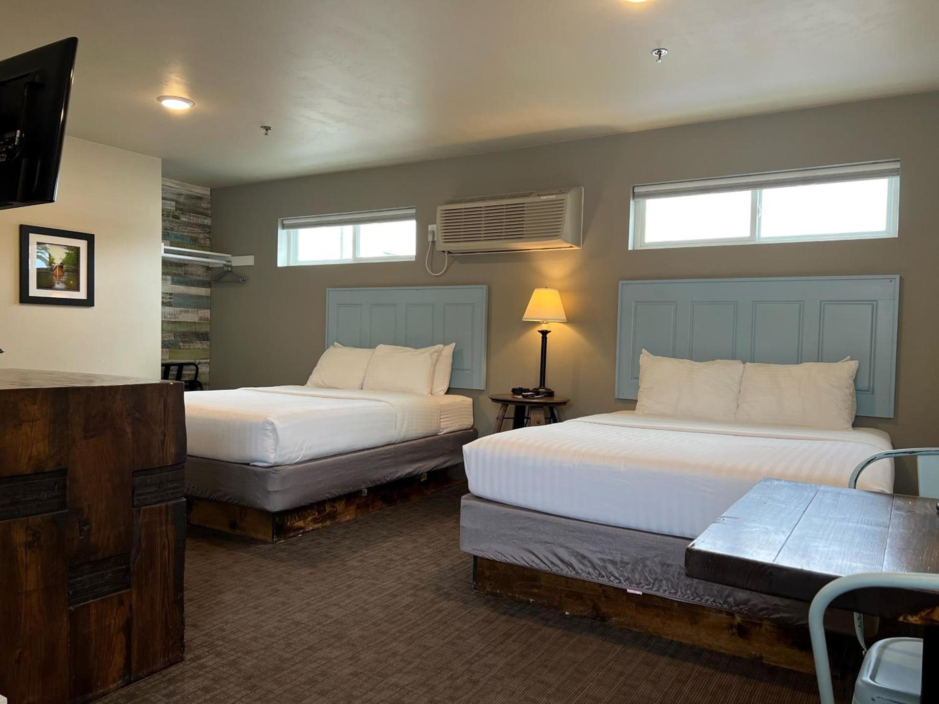 Julie's Park Cafe & Motel photo 40