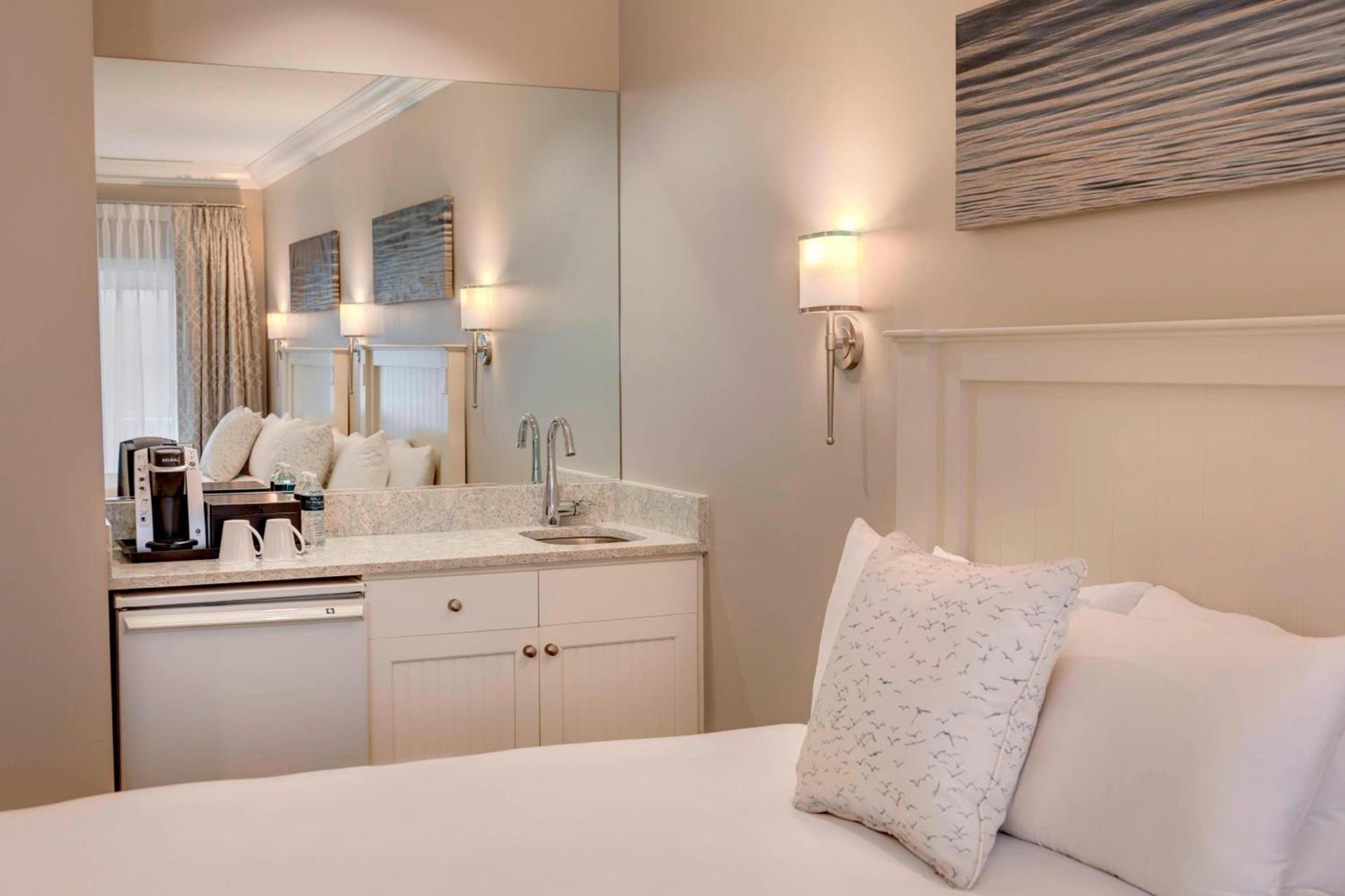 Inn at Bay Harbor photo 24