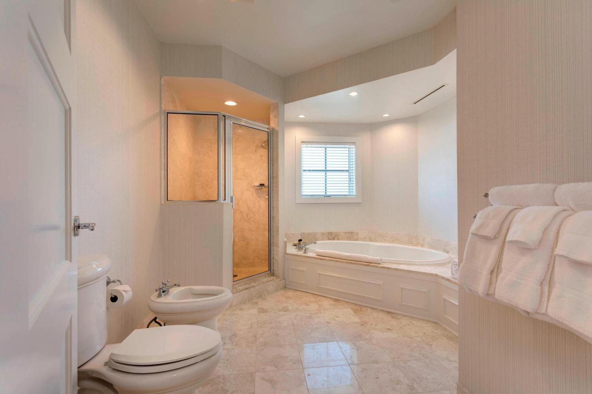 Inn at Bay Harbor photo 42