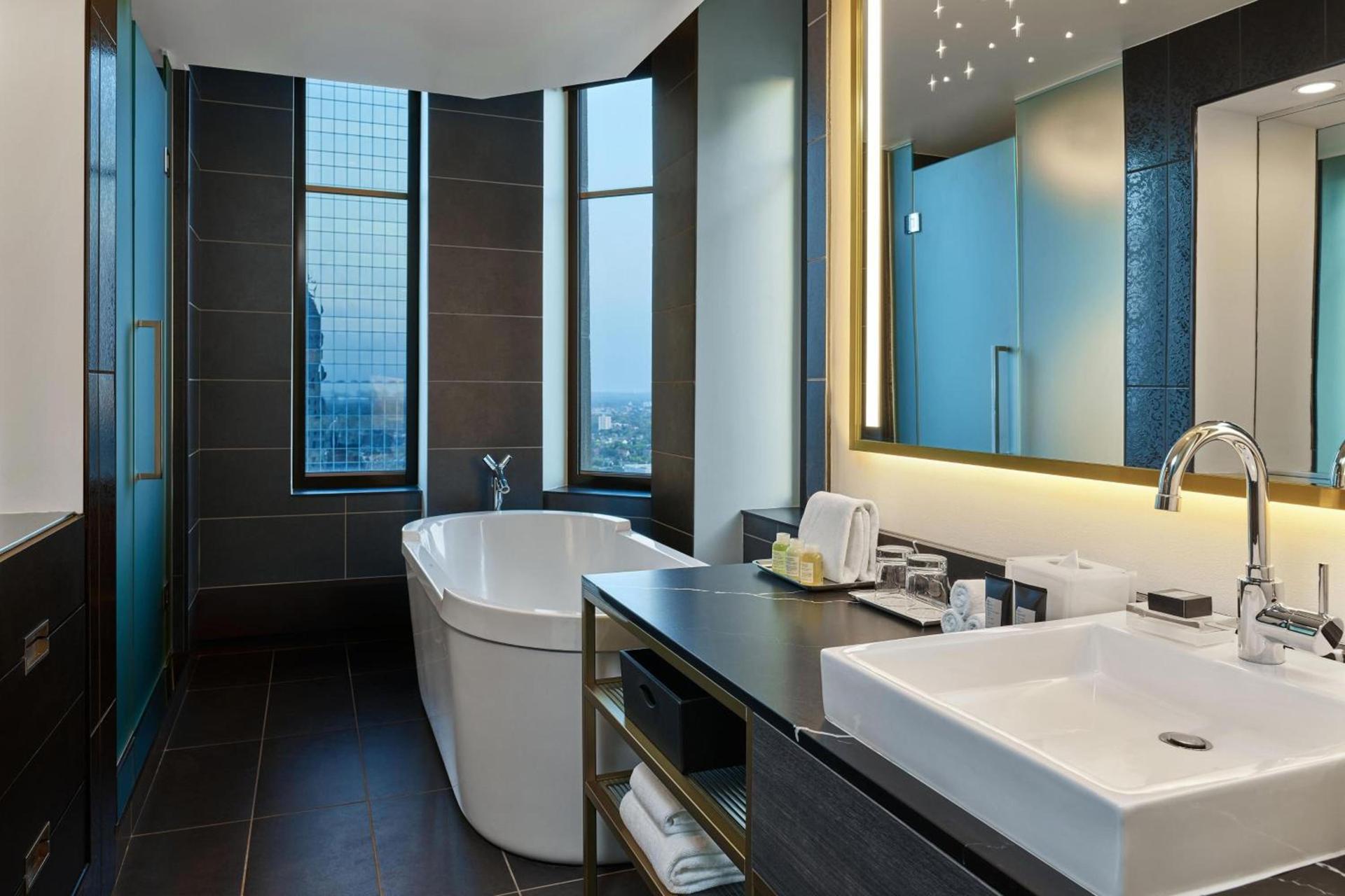 W Minneapolis - The Foshay photo 30