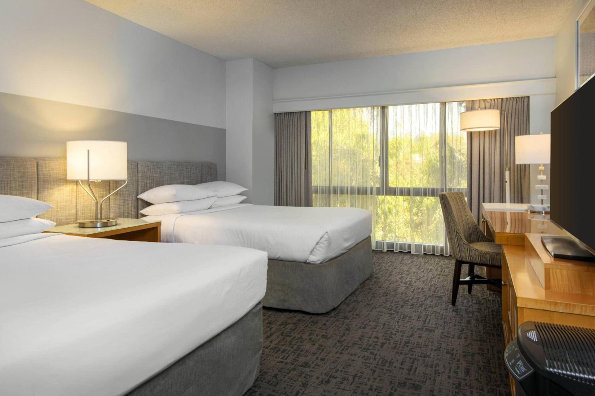 Renaissance Palm Springs Hotel photo 9