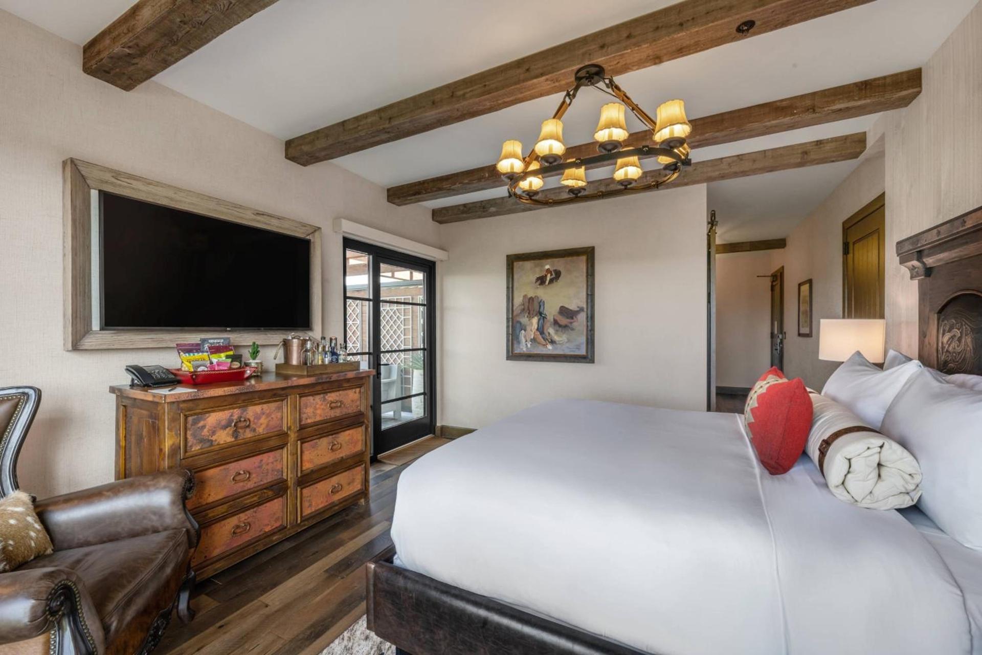 Hotel Drover, Autograph Collection photo 10