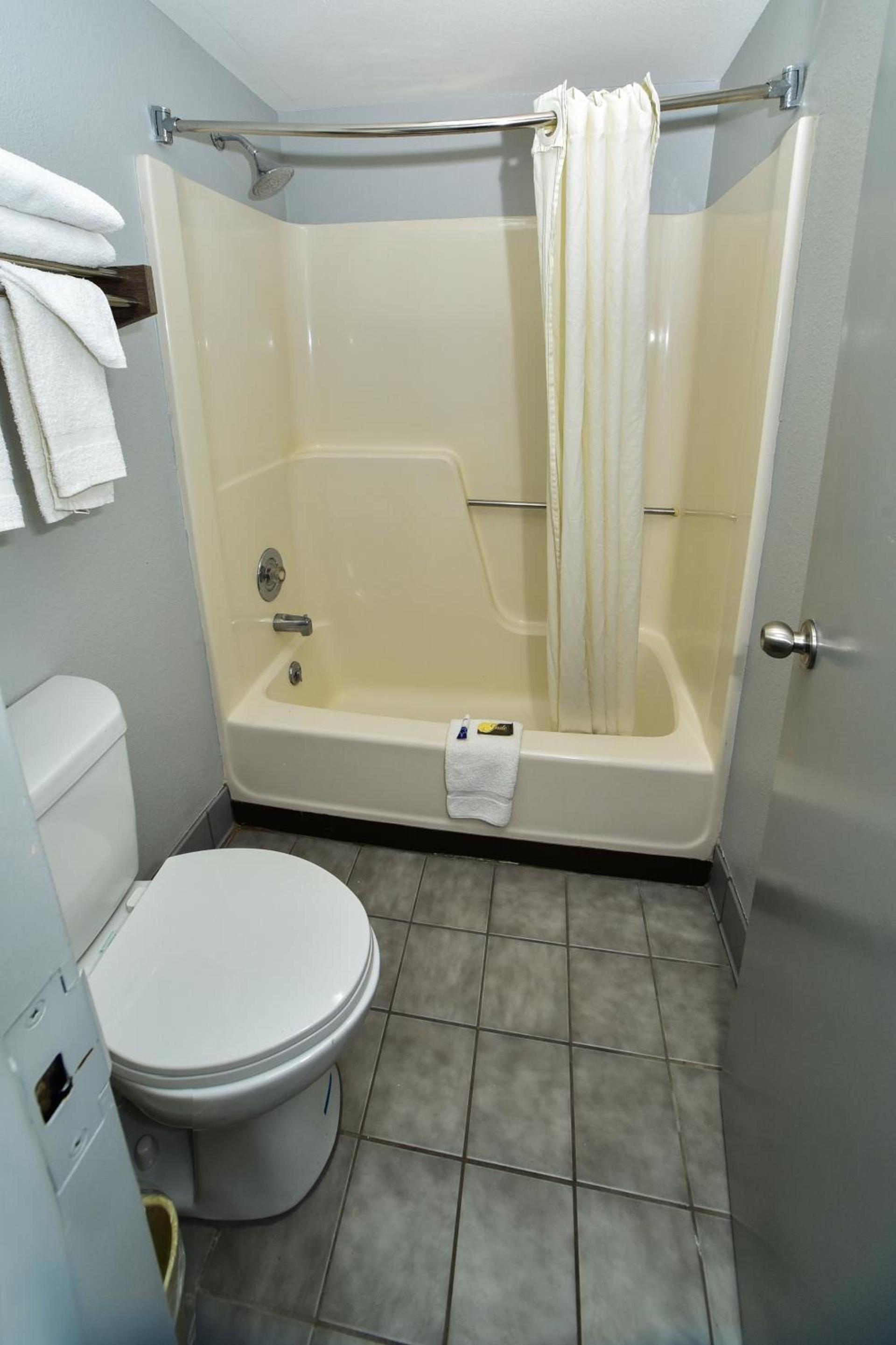 Americas Best Value Inn Douglasville photo 15