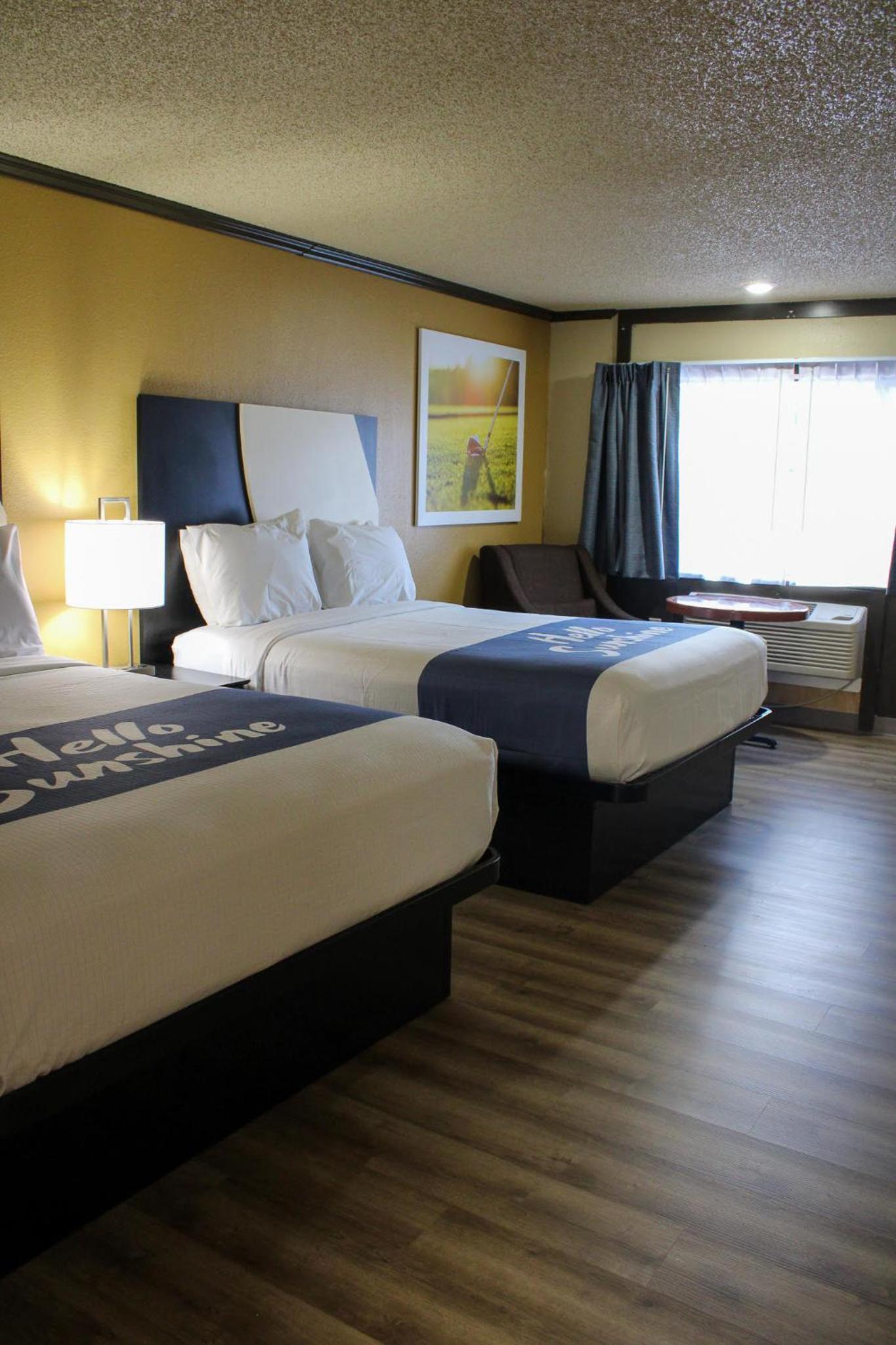 Days Inn by Wyndham Bend photo 23