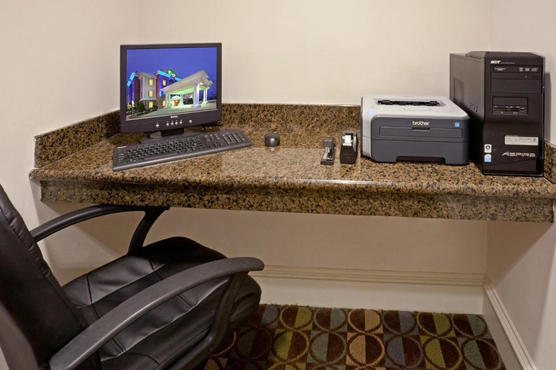 Holiday Inn Express & Suites Waxahachie by IHG photo 47