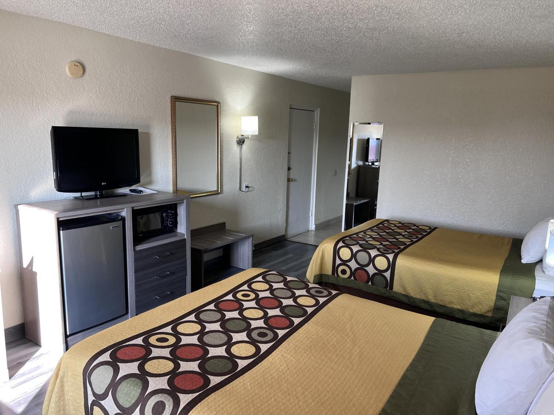 Super 8 by Wyndham Ft Stockton photo 62