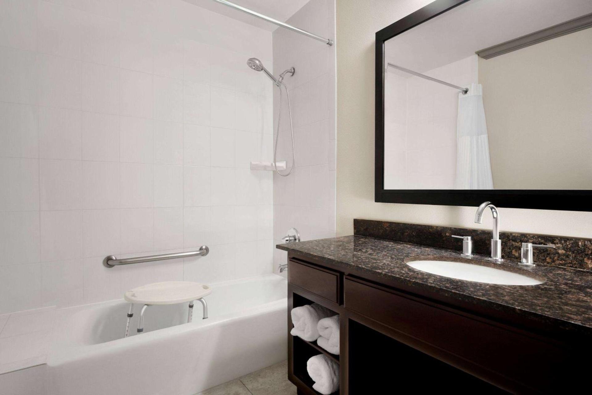 Baymont by Wyndham Monterey Park photo 8